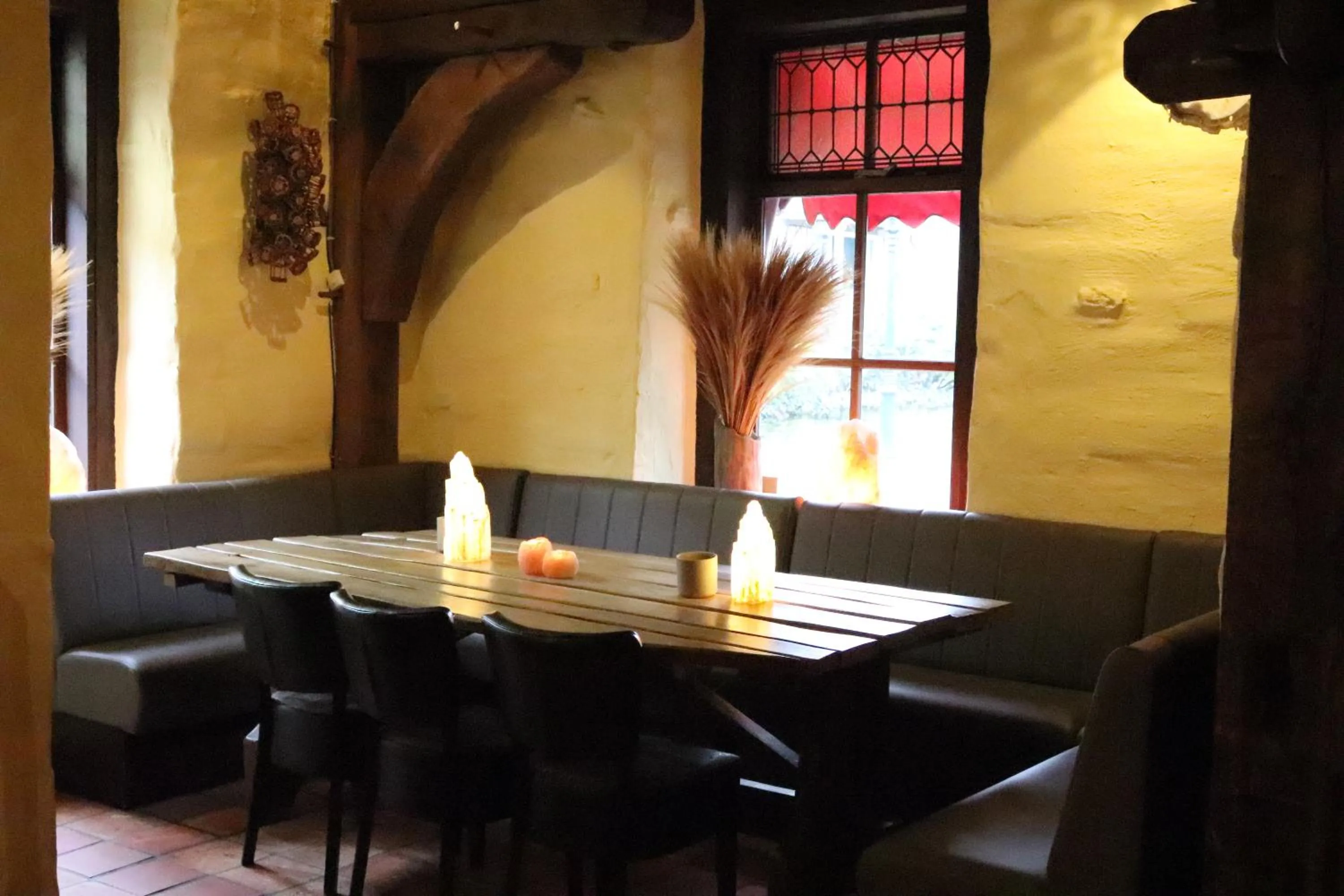 Restaurant/places to eat in Hotel Bertram