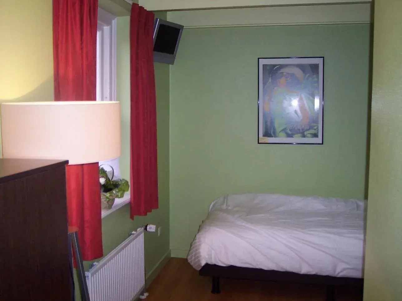 Single Room with Shower - single occupancy in Hotel Bertram Single Room with Shower - single occupancy in Hotel Bertram