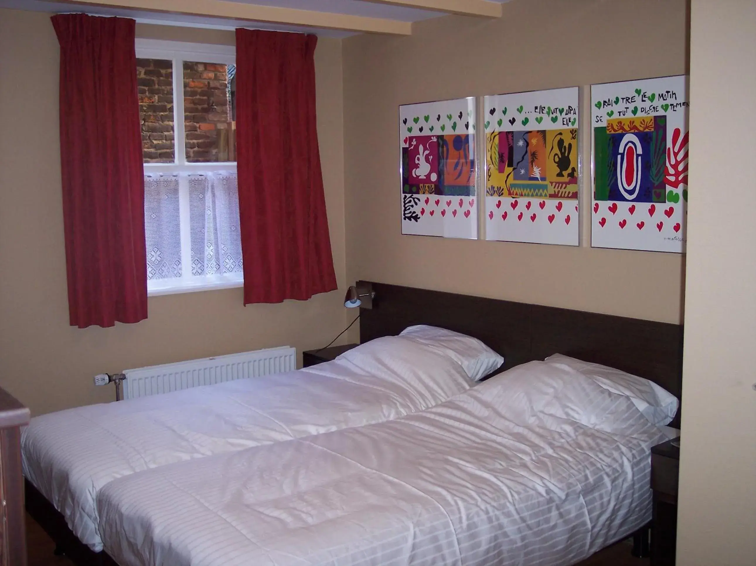 Twin Room with Private Bathroom - single occupancy in Hotel Bertram Twin Room with Private Bathroom - single occupancy in Hotel Bertram