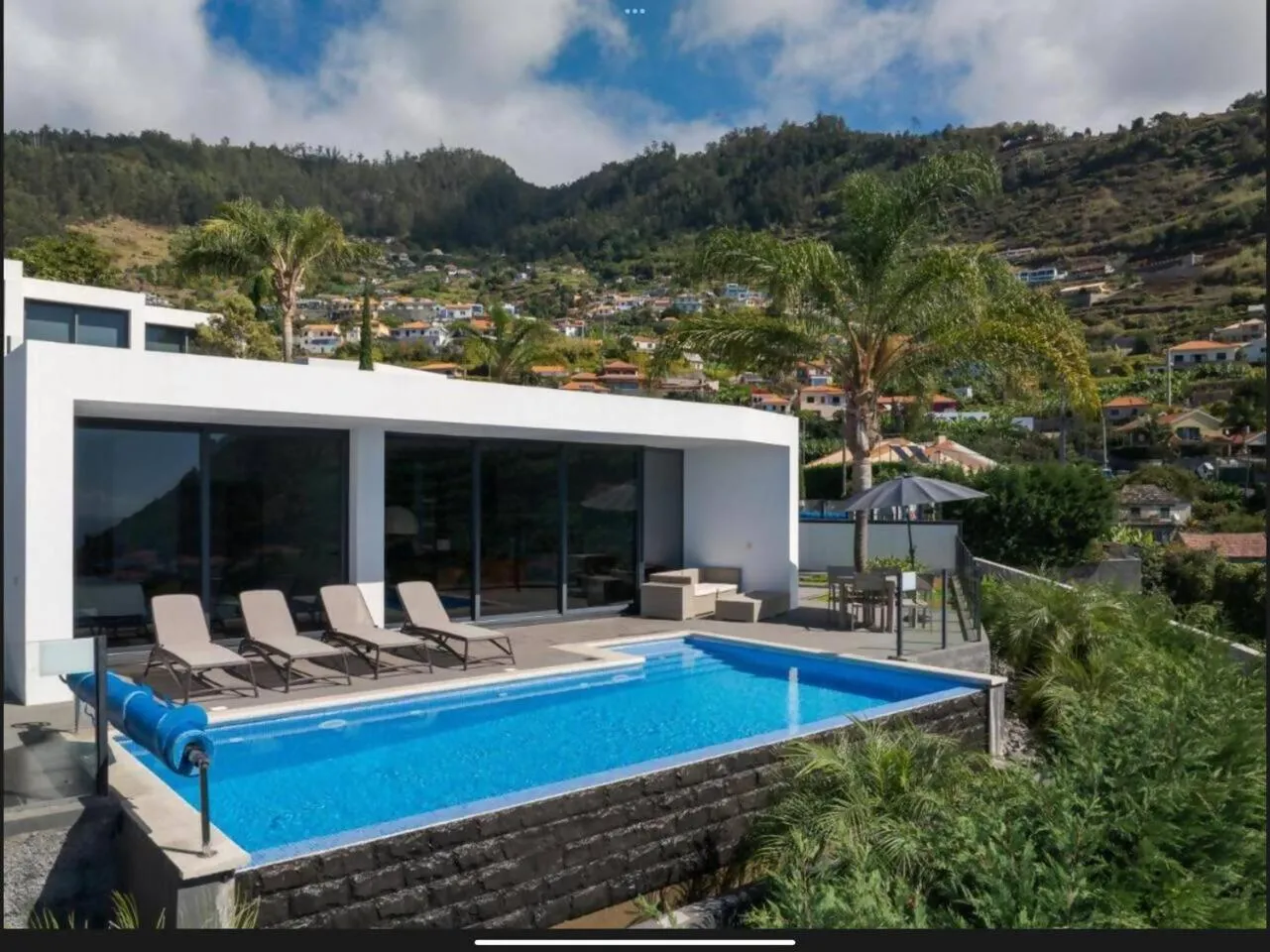 Pool view in Villa Rubydom by Turin