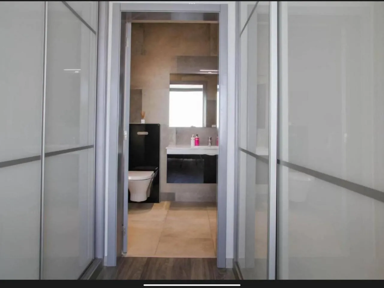 Bathroom in Villa Rubydom by Turin