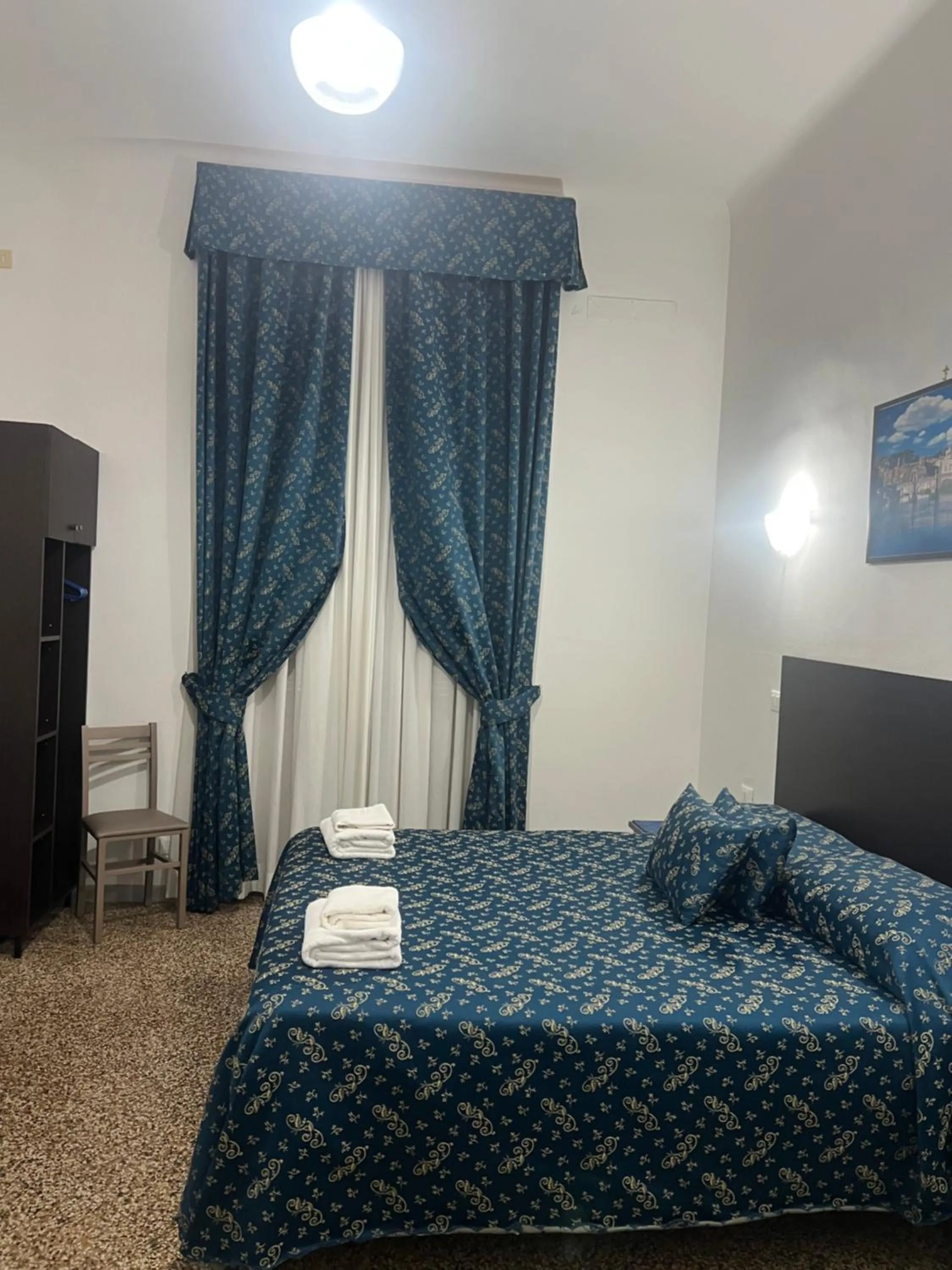 Bed in Ines Downtown B&B