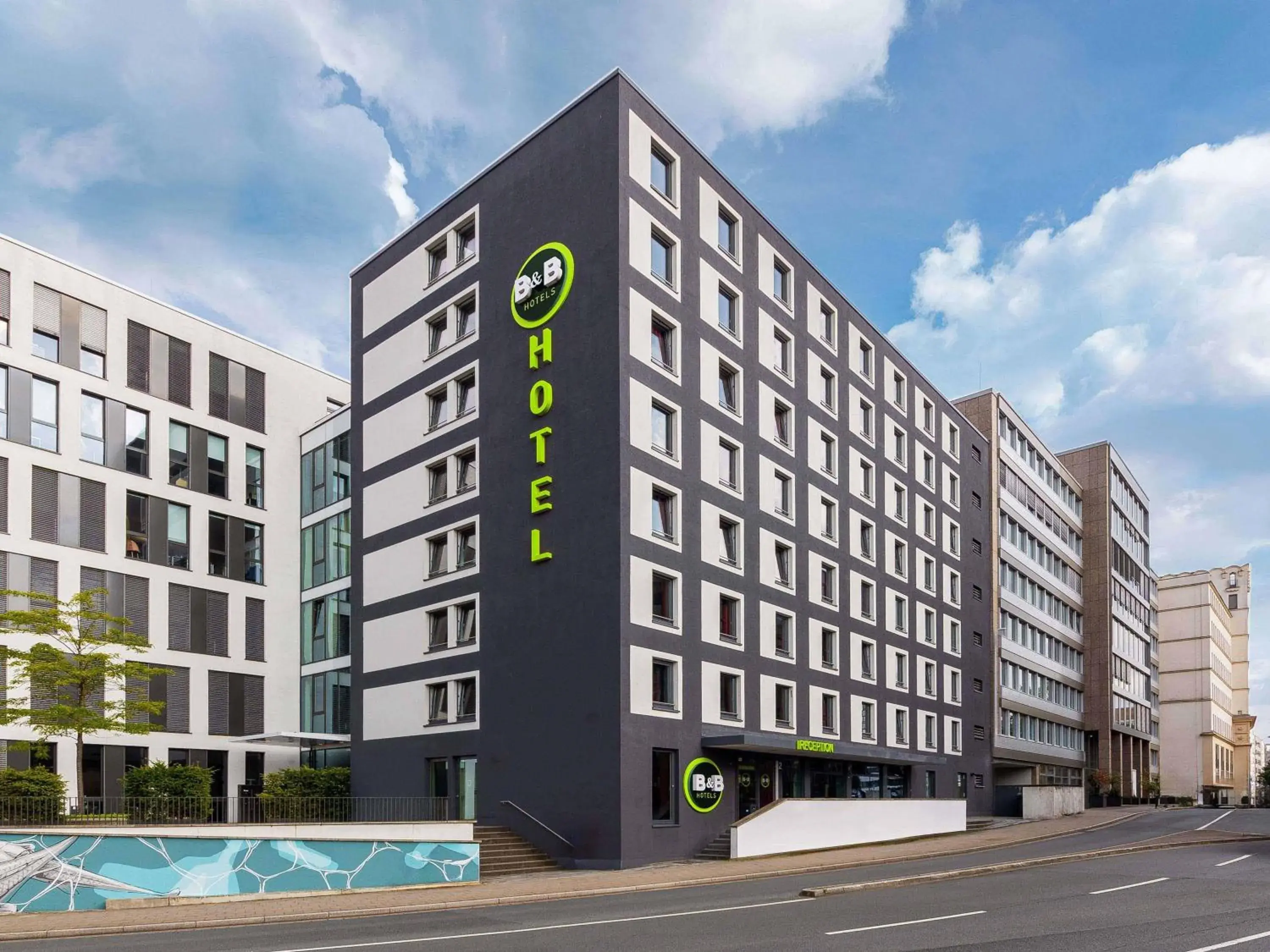 Property building in B&B Hotel Düsseldorf-City Property building in B&B Hotel Düsseldorf-City