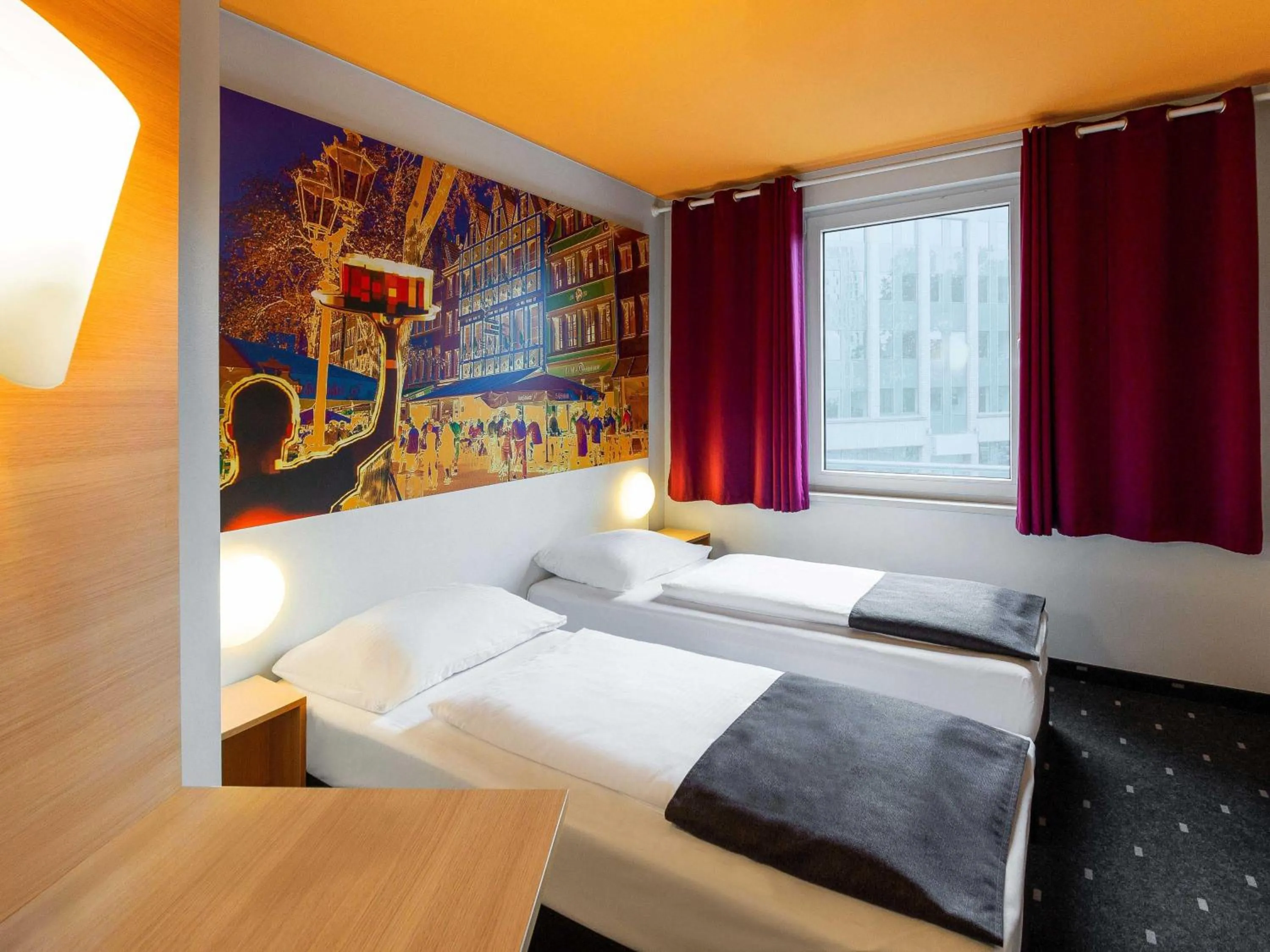 Photo of the whole room, Bed in B&B Hotel Düsseldorf-City