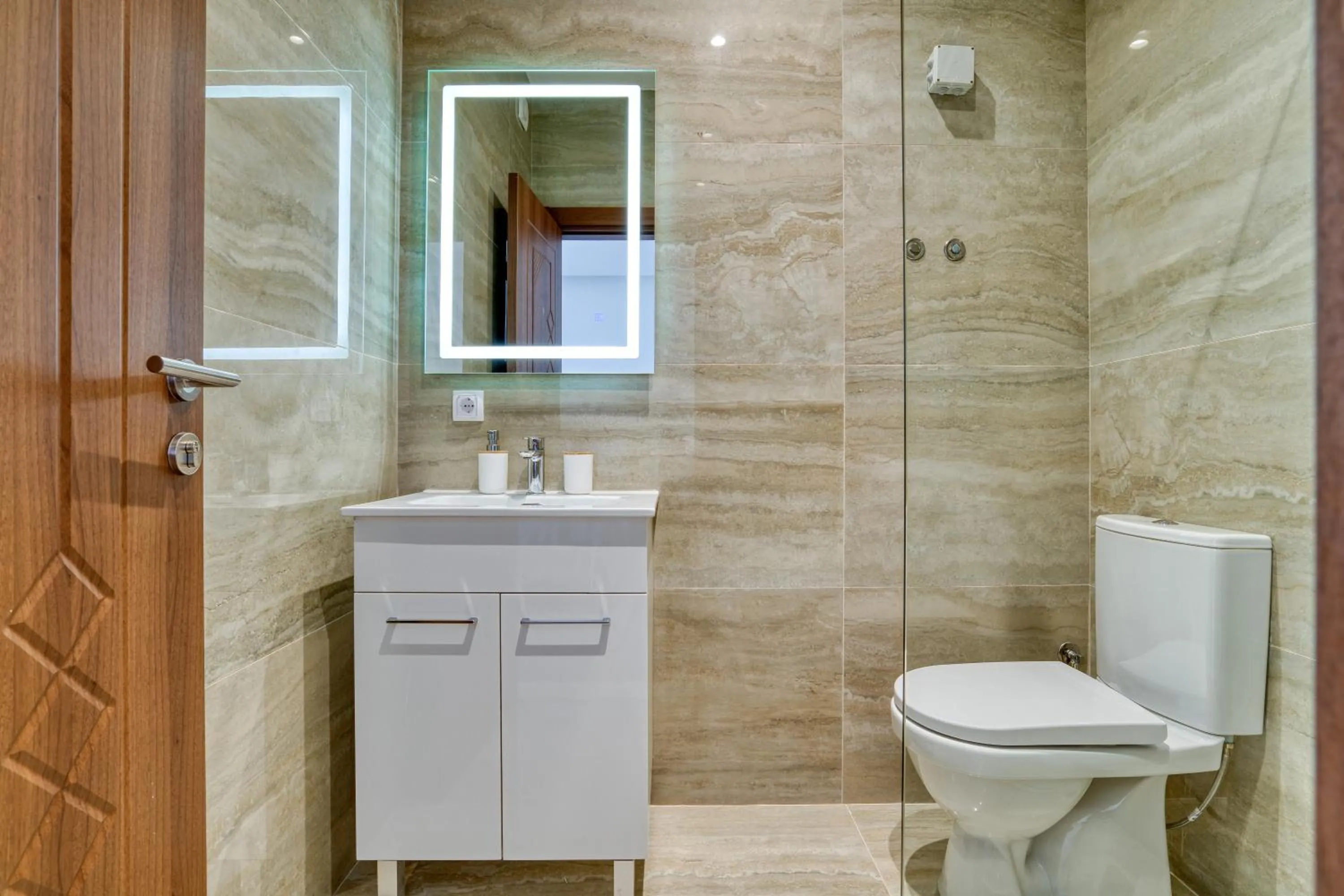 Shower in Aqua Lounge Aparthotel Ulcinj