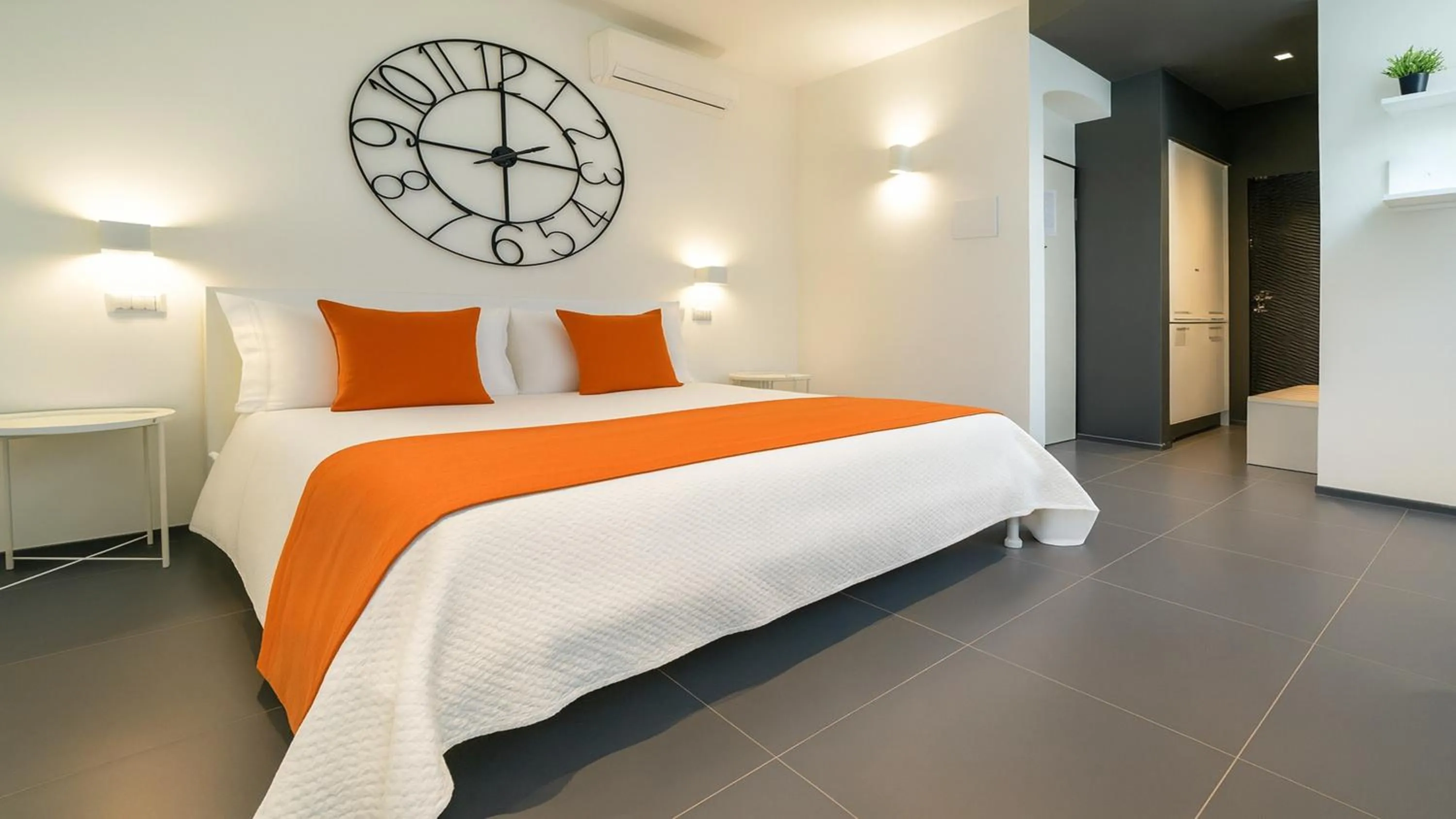 Triple Room with Private Bathroom in Nicchia del Castelvecchio