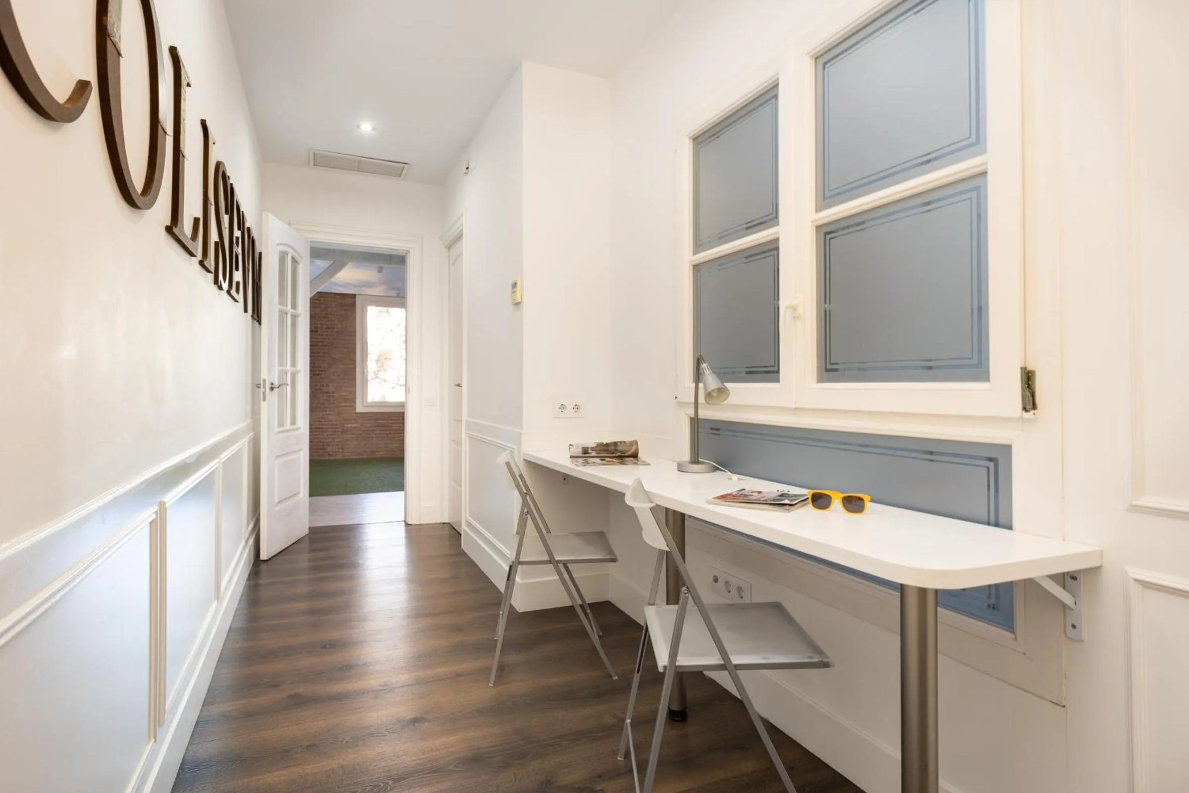 Seating area in Enjoybcn Coliseum Apartments