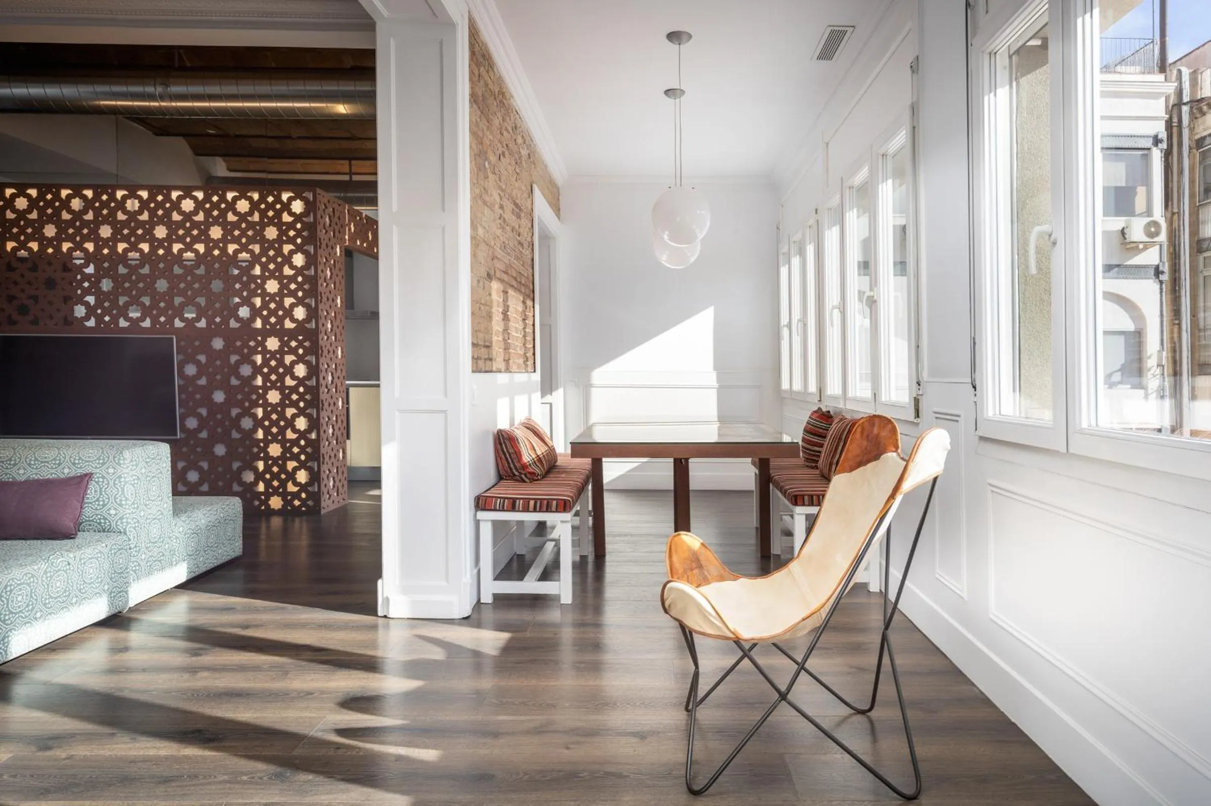 Living room in Enjoybcn Coliseum Apartments