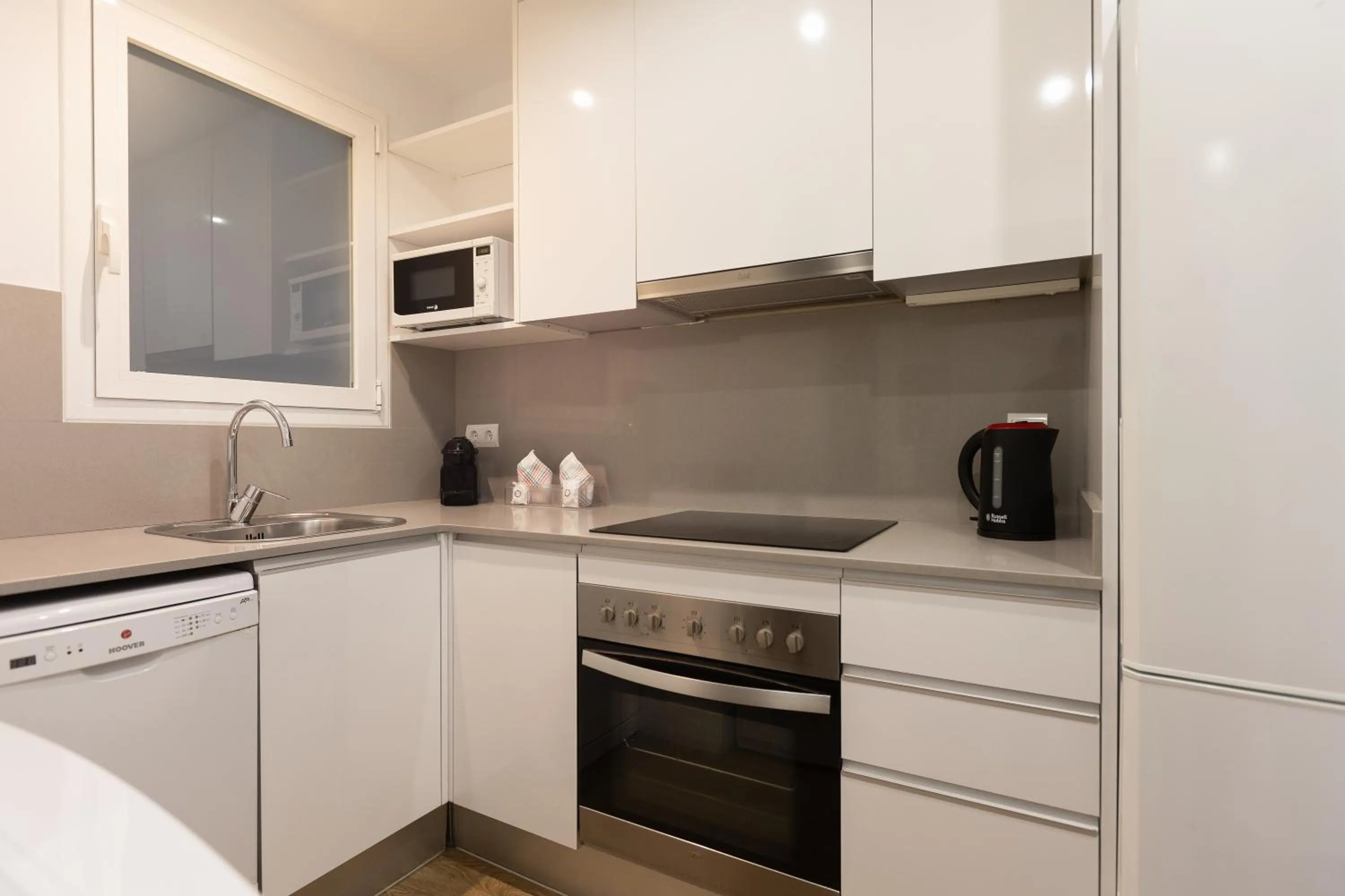 Enjoybcn Coliseum Apartments