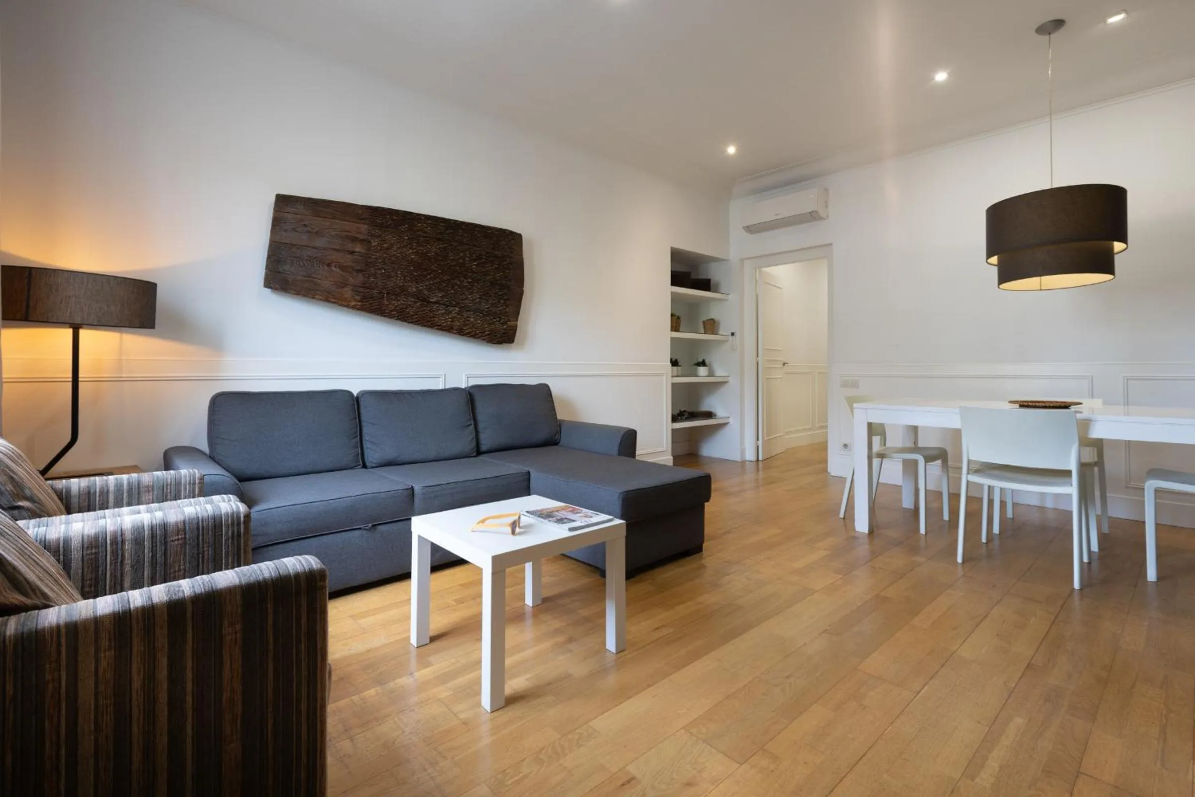 Living room in Enjoybcn Coliseum Apartments