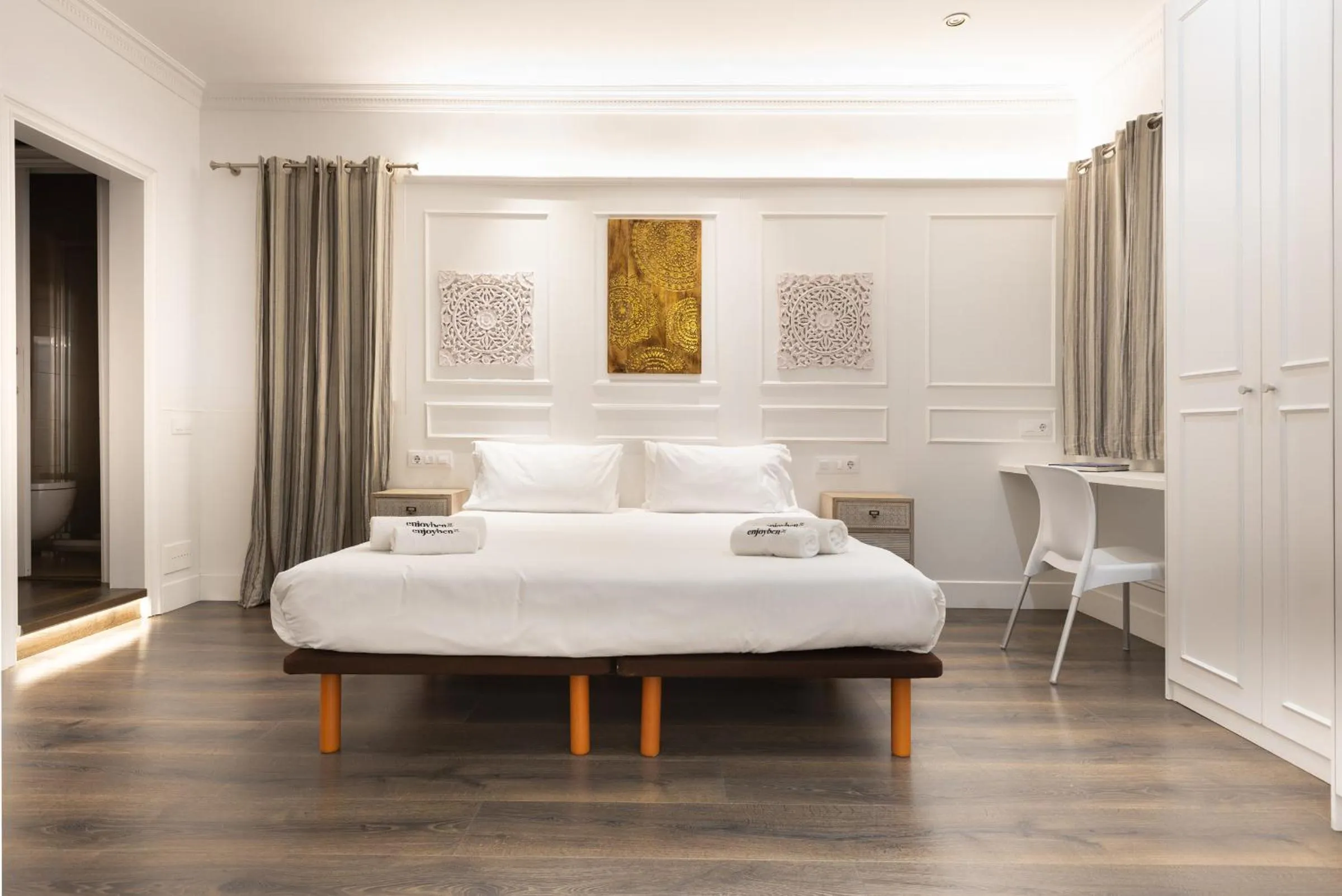 Bed in Enjoybcn Coliseum Apartments