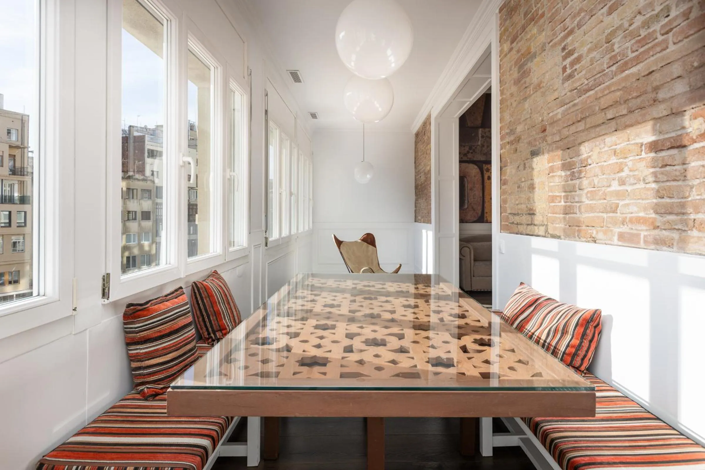 Dining area in Enjoybcn Coliseum Apartments
