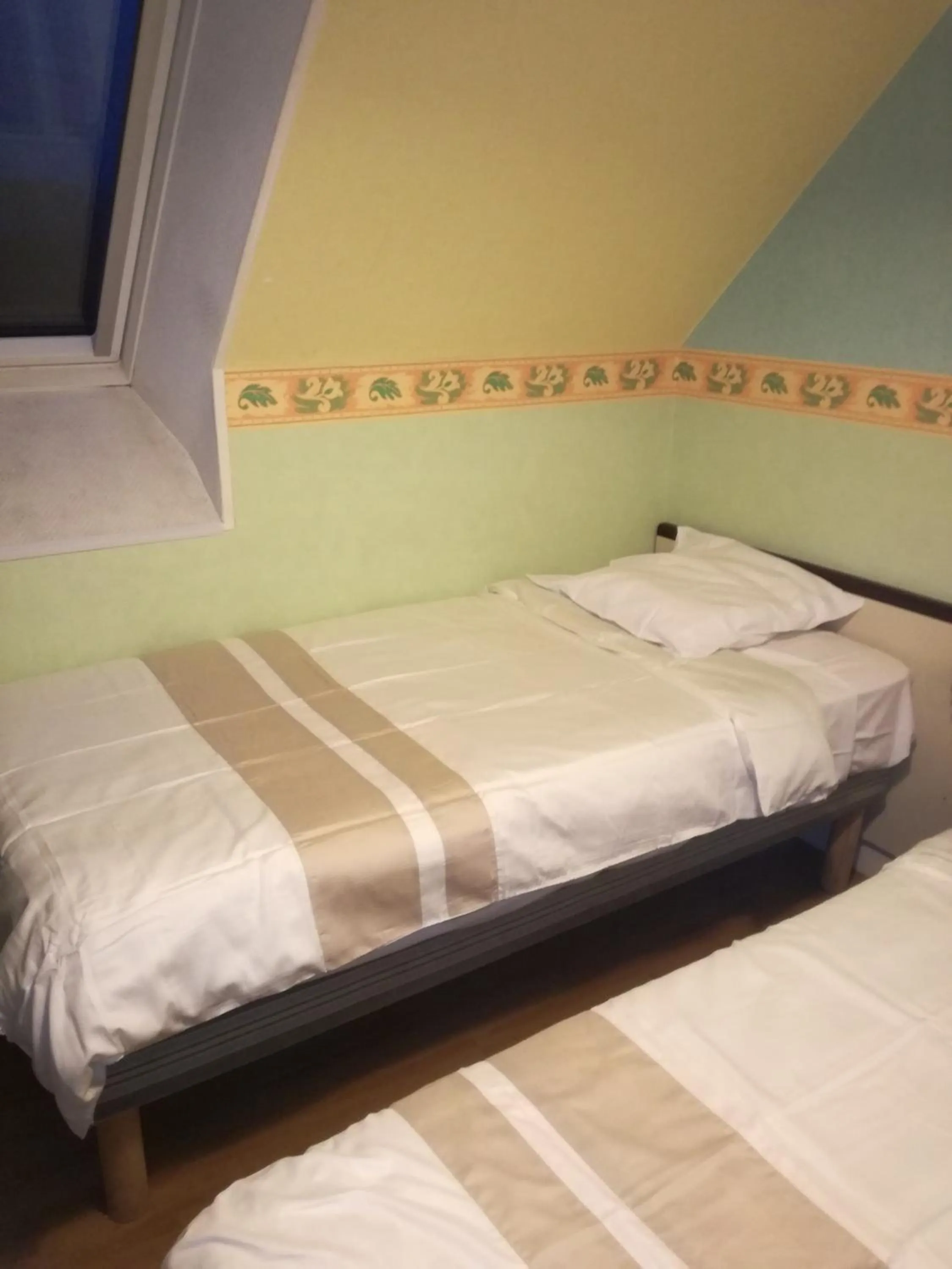 Bedroom, Bed in Hôtel l'Eden