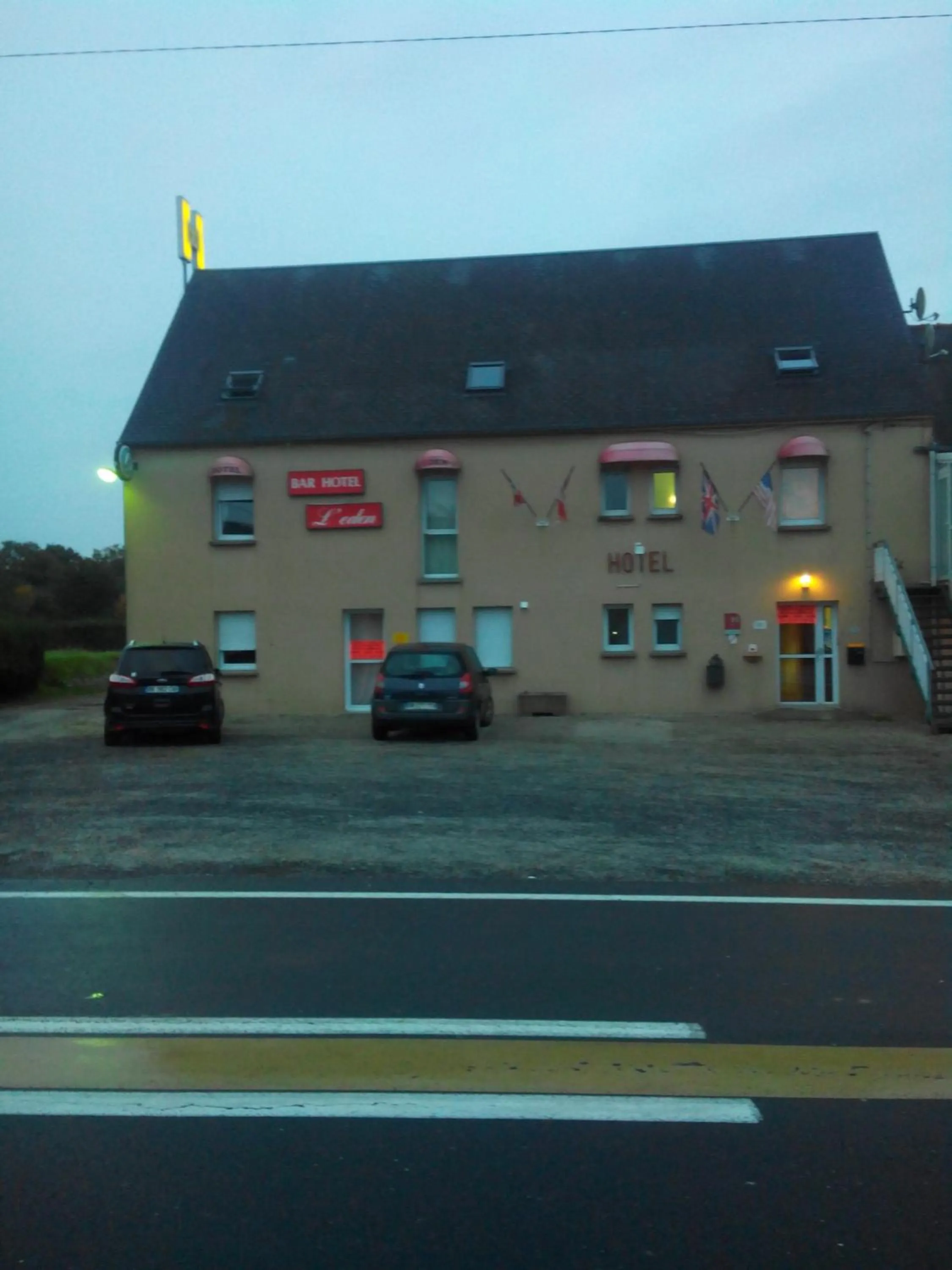 Property building in Hôtel l'Eden