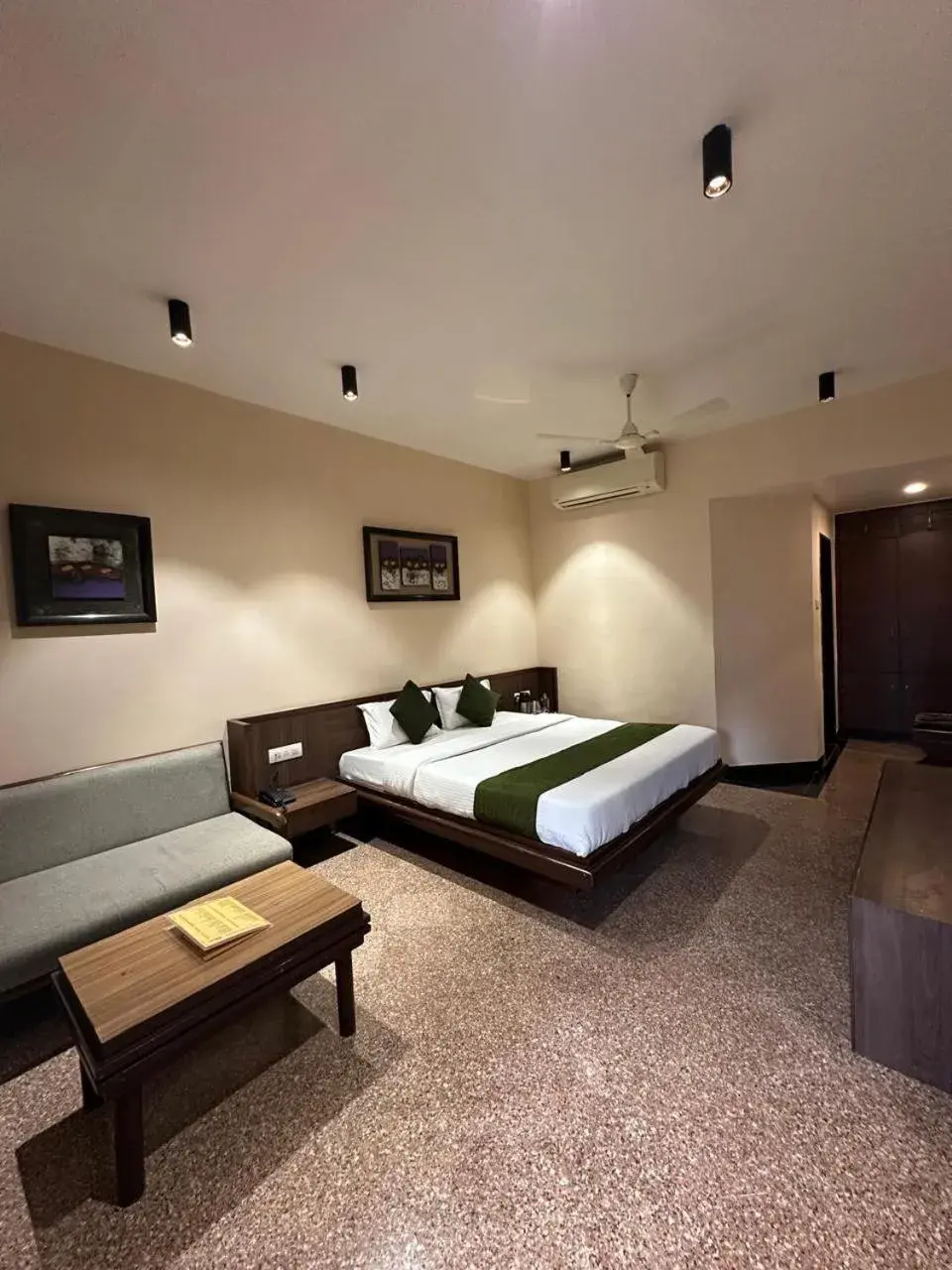 Bedroom, Bed in Hotel Mount Regency Bedroom, Bed in Hotel Mount Regency