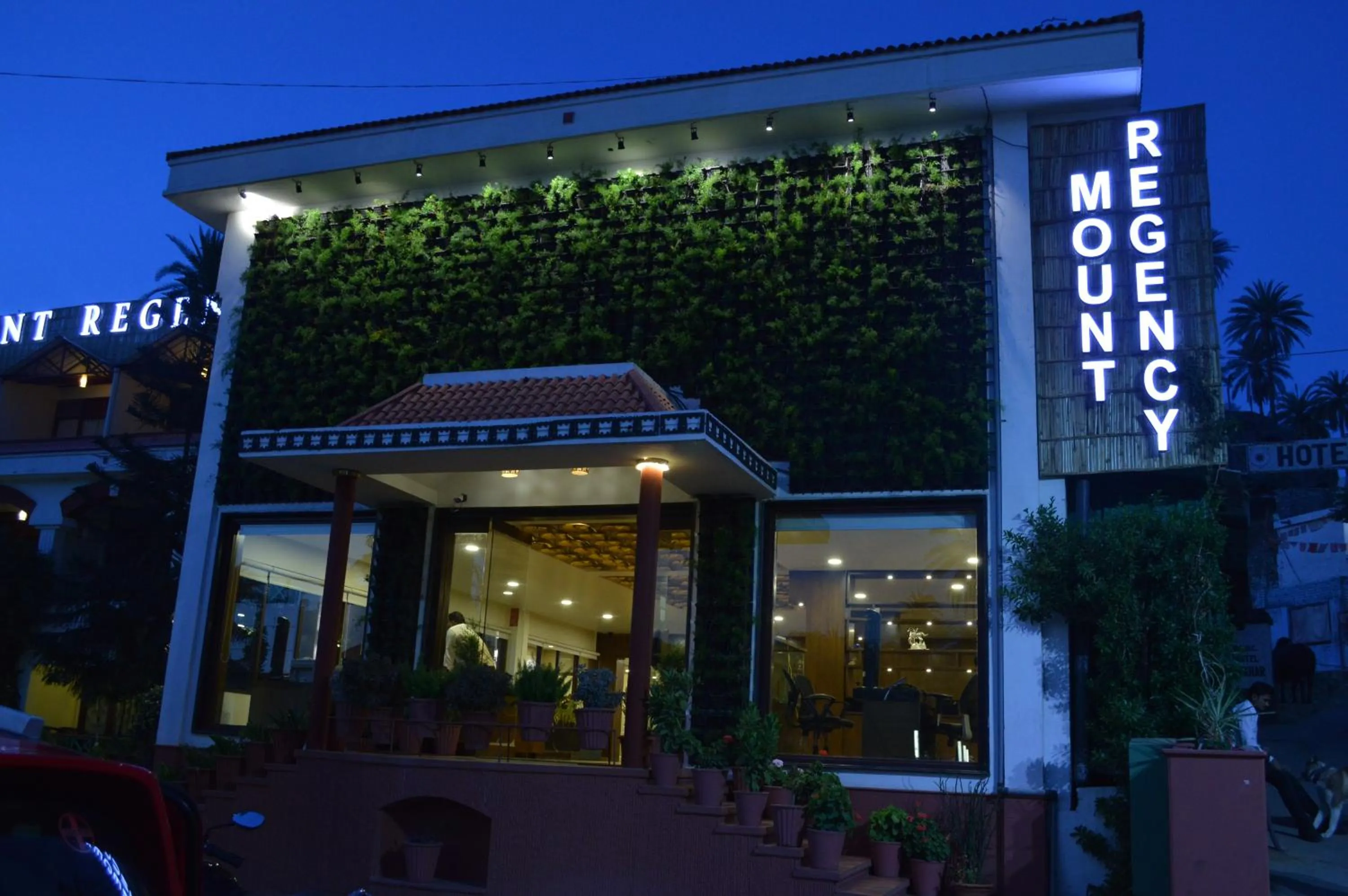 Facade/entrance in Hotel Mount Regency