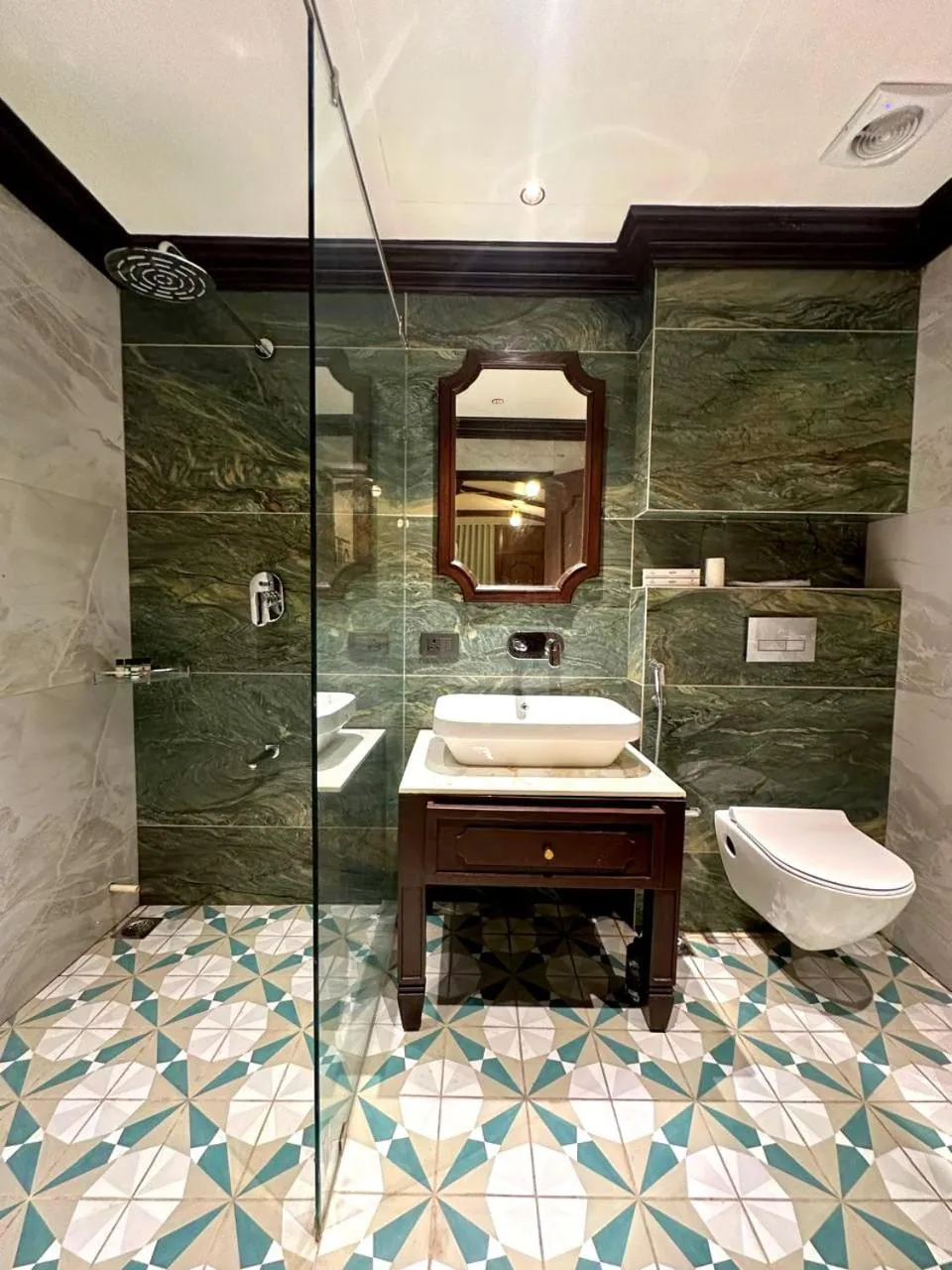 Bathroom in Hotel Mount Regency