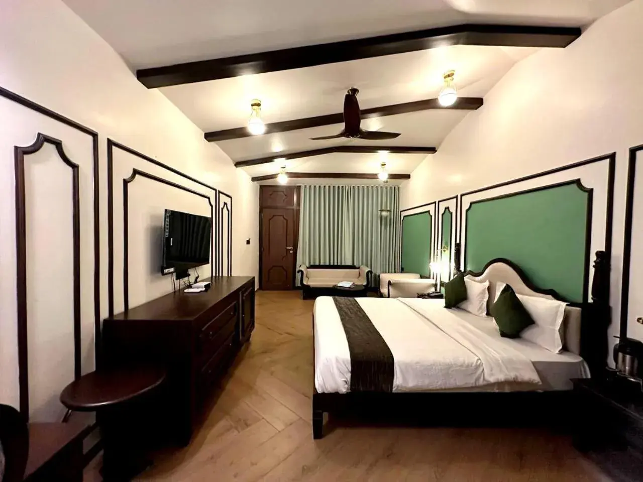 Superior Double Room in Hotel Mount Regency by SAH Superior Double Room in Hotel Mount Regency by SAH