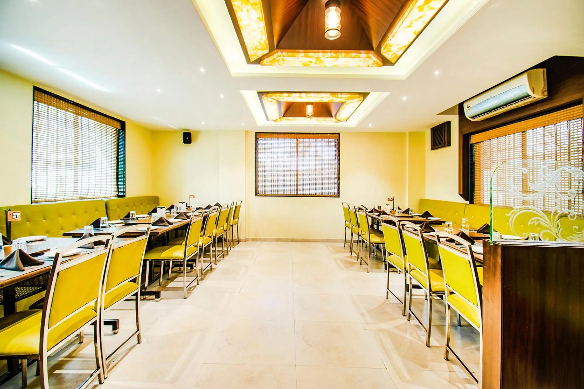 Restaurant/places to eat in FabHotel Prime Sanket Inn