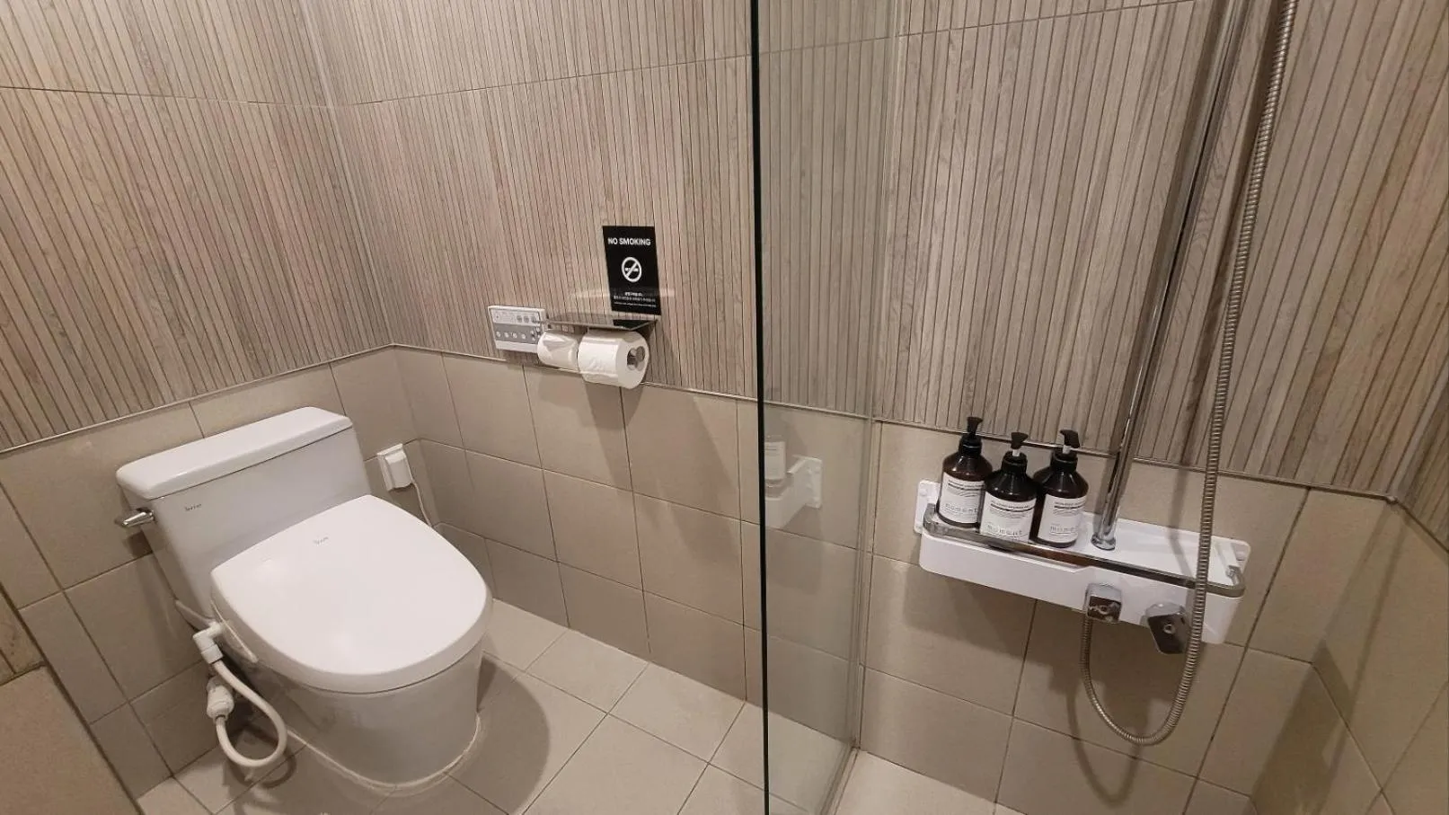 Toilet in Hotel Label Seongnam