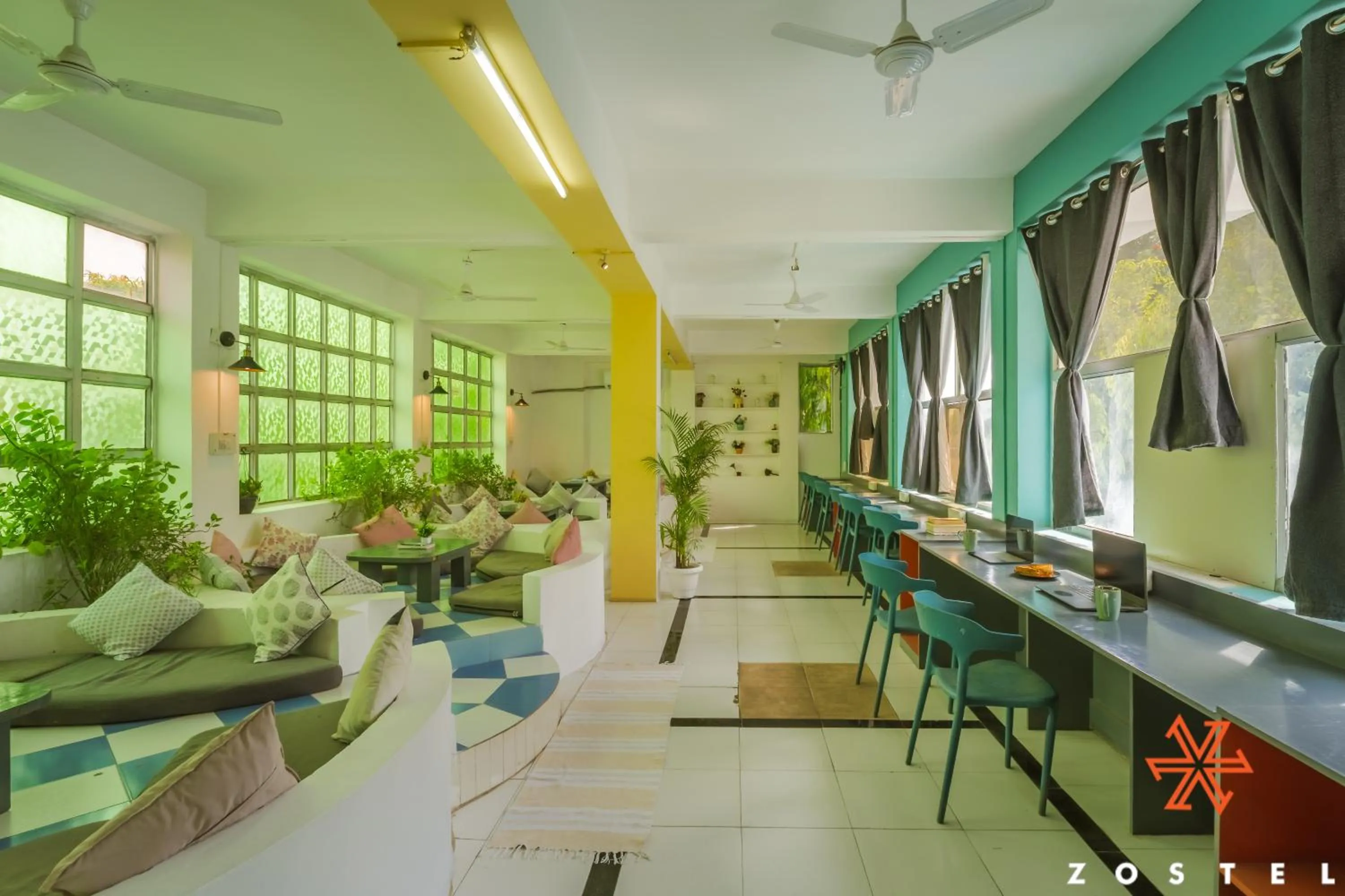 Living room in Zostel Pushkar