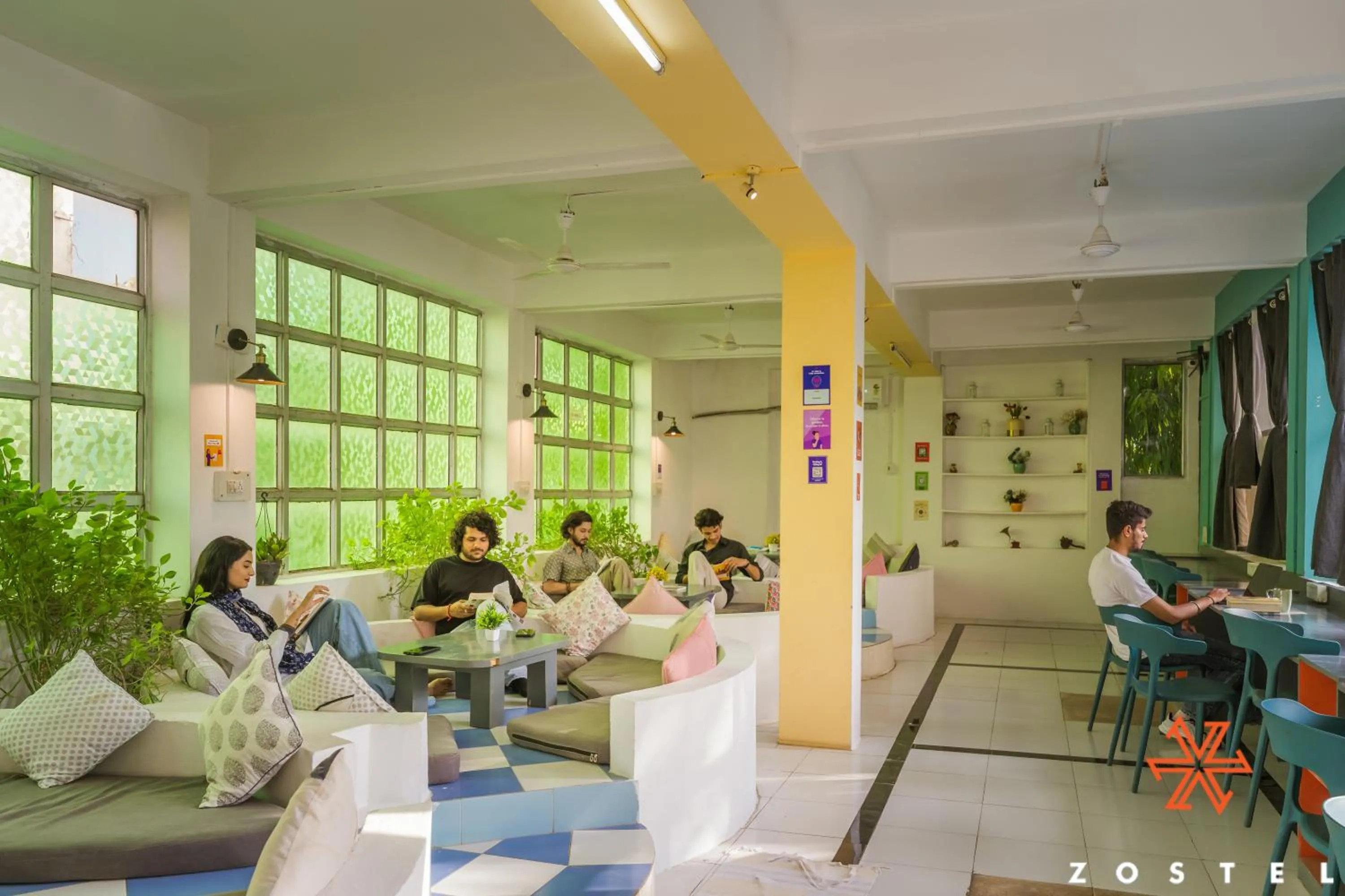 Living room in Zostel Pushkar