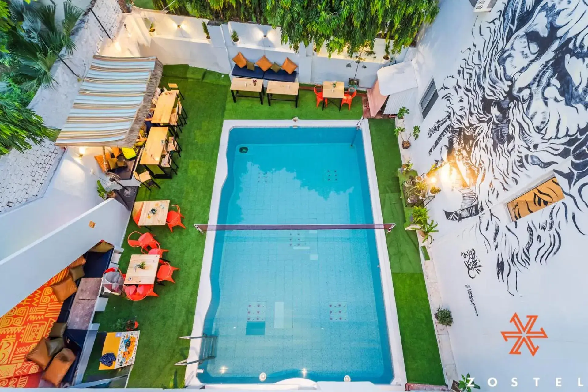 Swimming pool in Zostel Pushkar Swimming pool in Zostel Pushkar