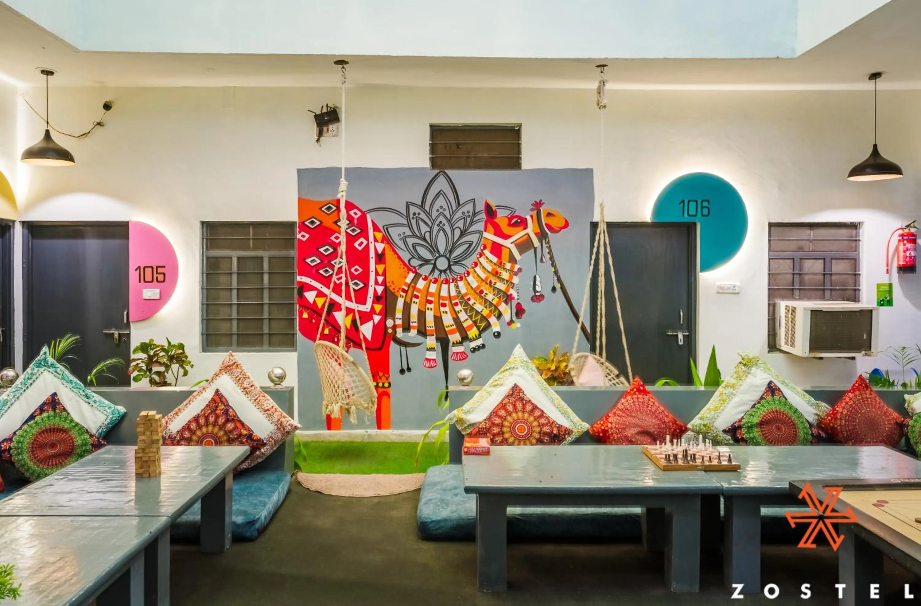 Living room in Zostel Pushkar