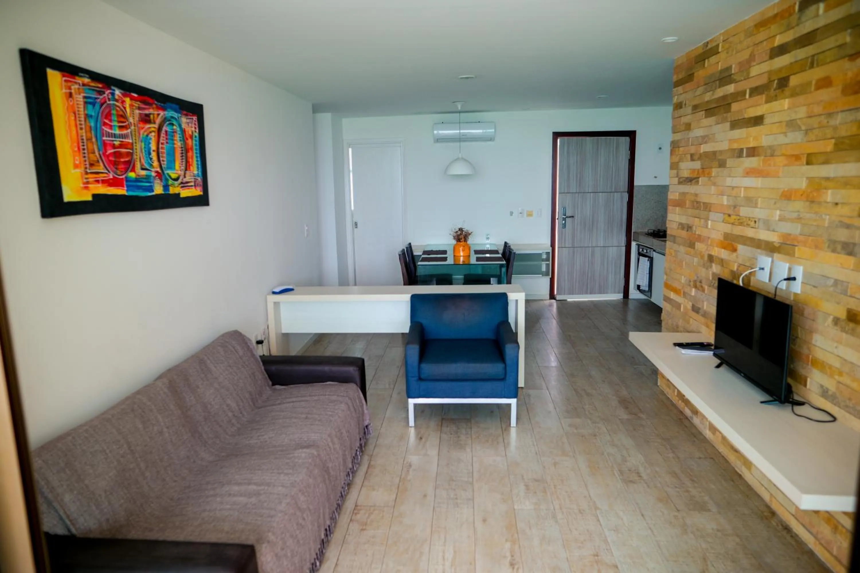 TV and multimedia in Waterfront Apart Hotel