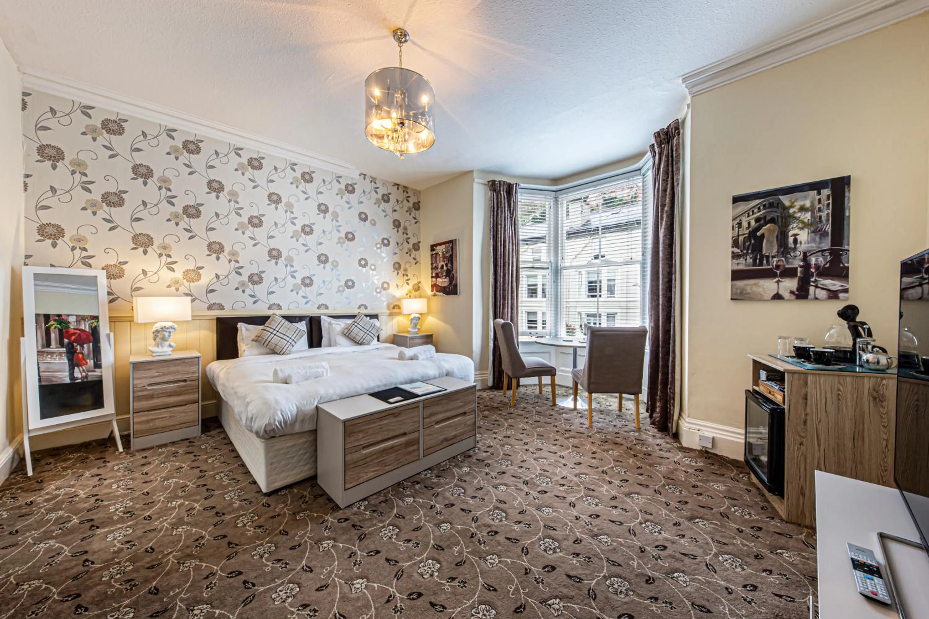 Bedroom, Bed in Snooze