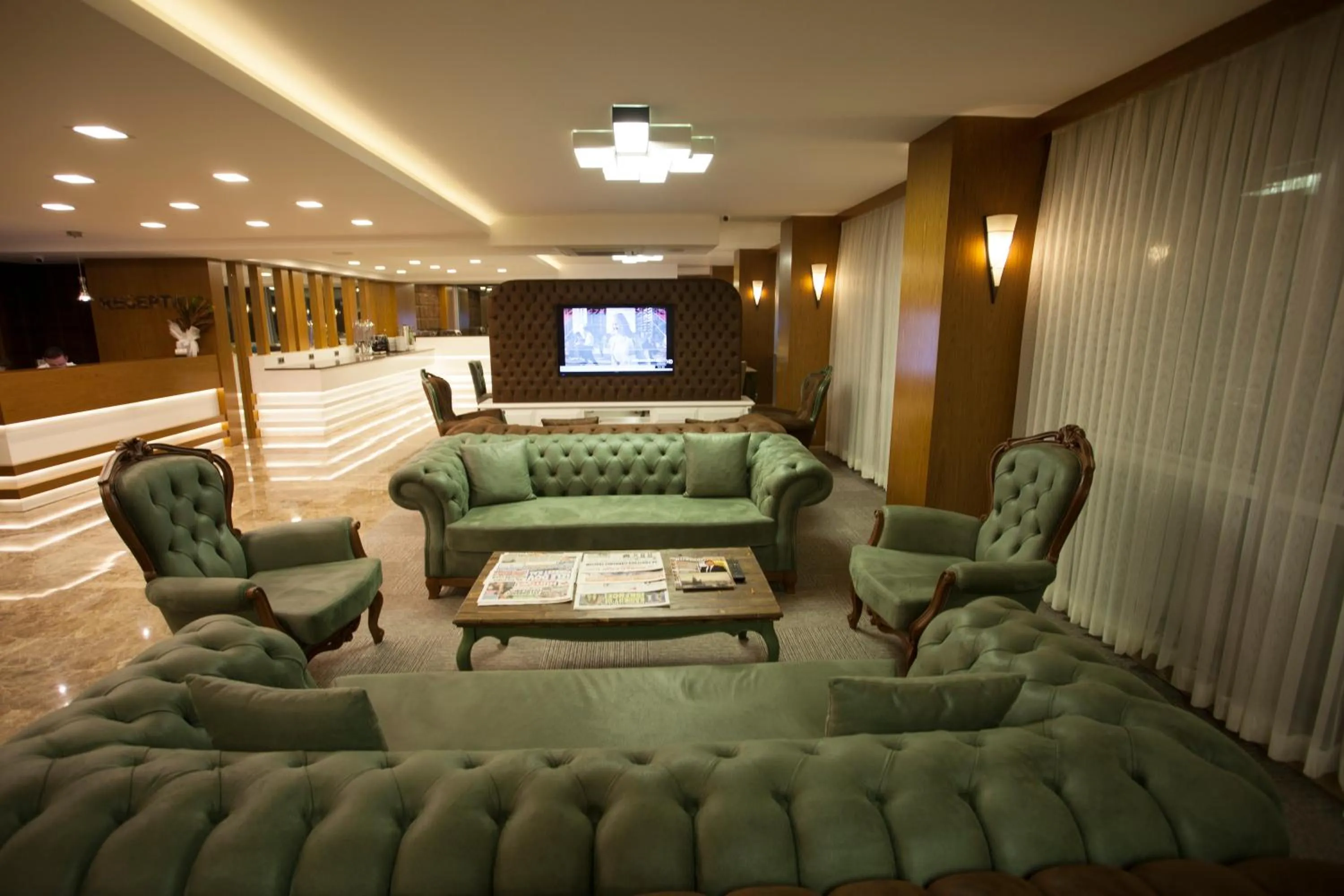 Communal lounge/ TV room in Giresun Sedef Hotel