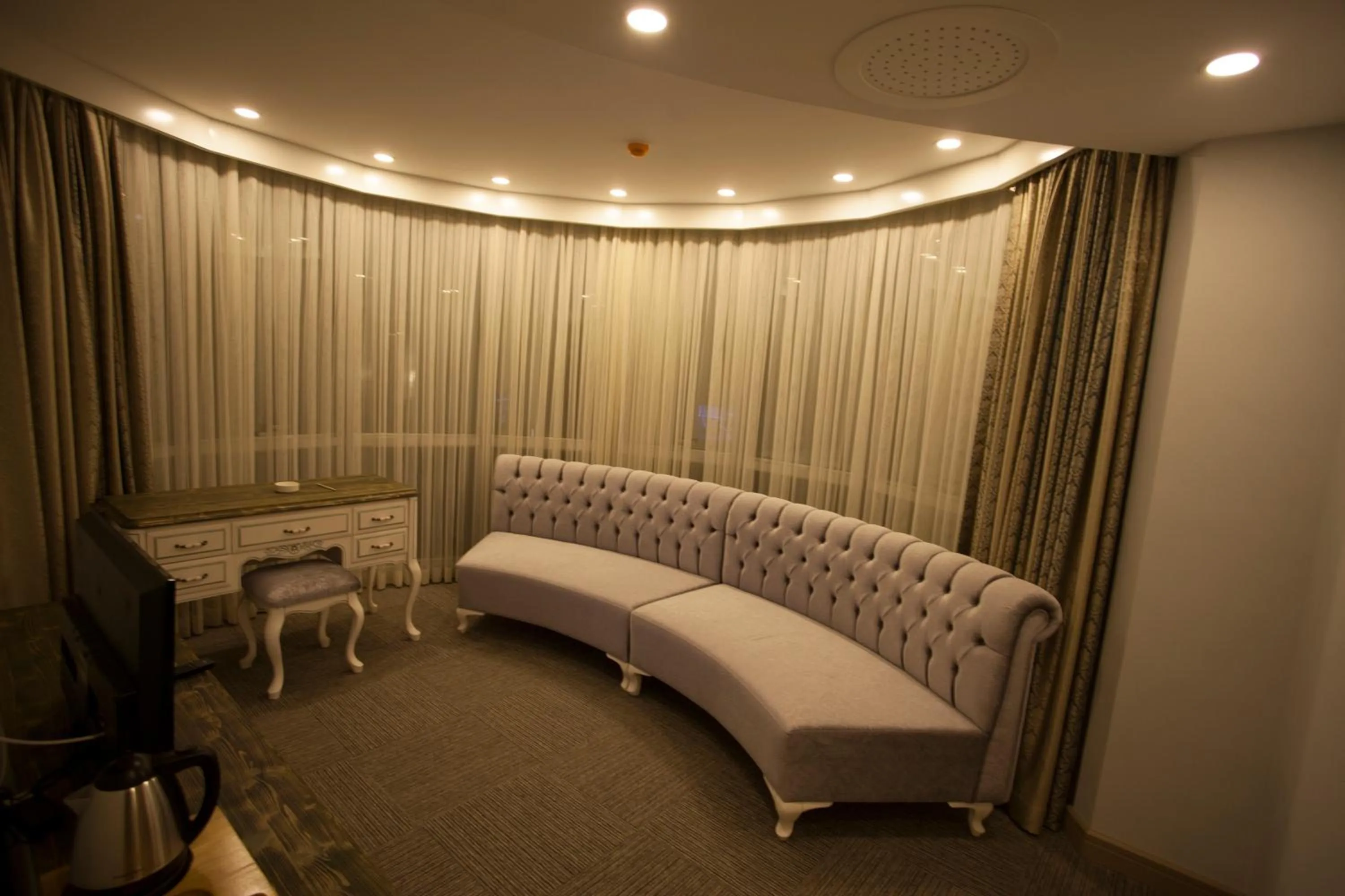 Photo of the whole room in Giresun Sedef Hotel