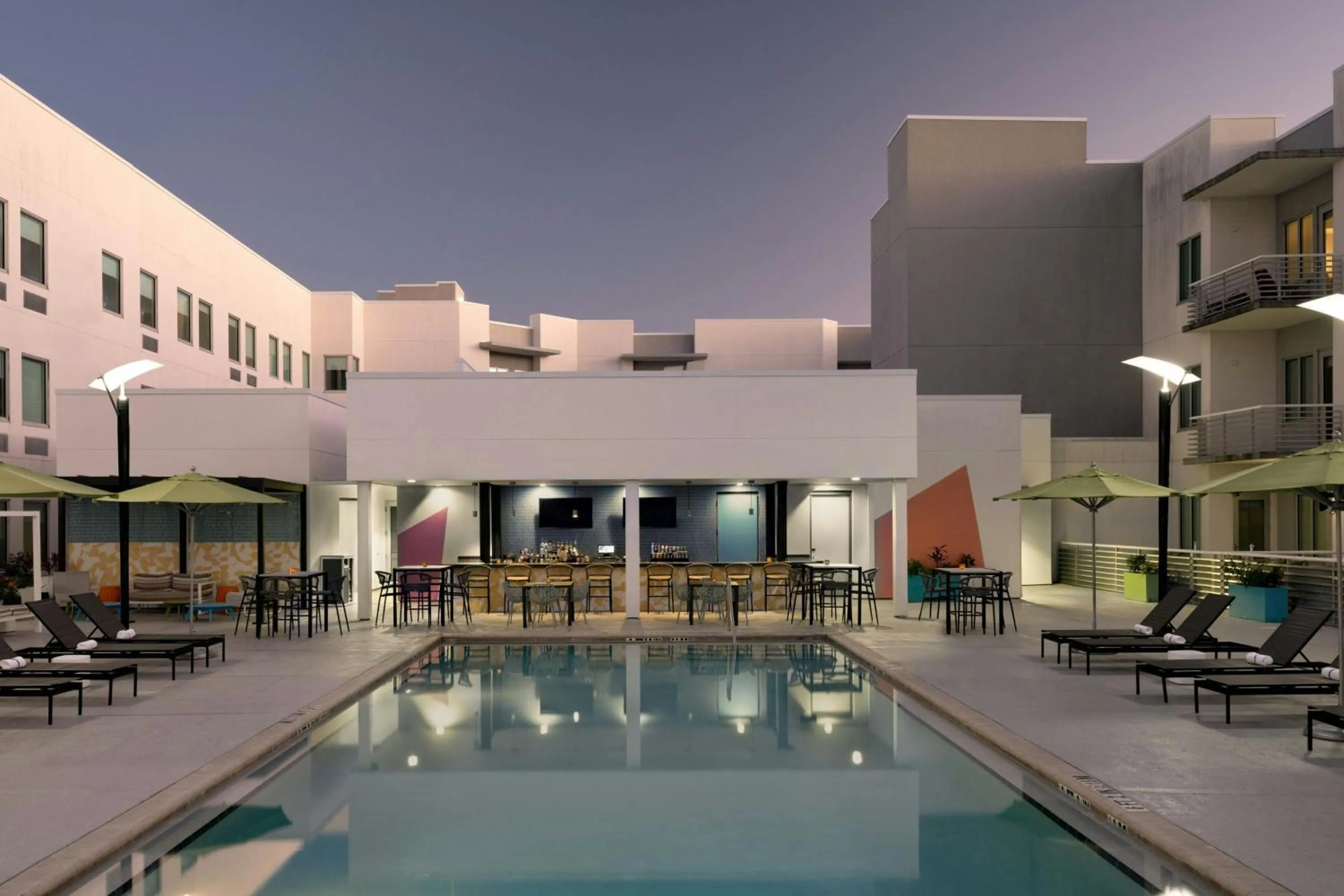 Swimming pool in Aloft Sarasota