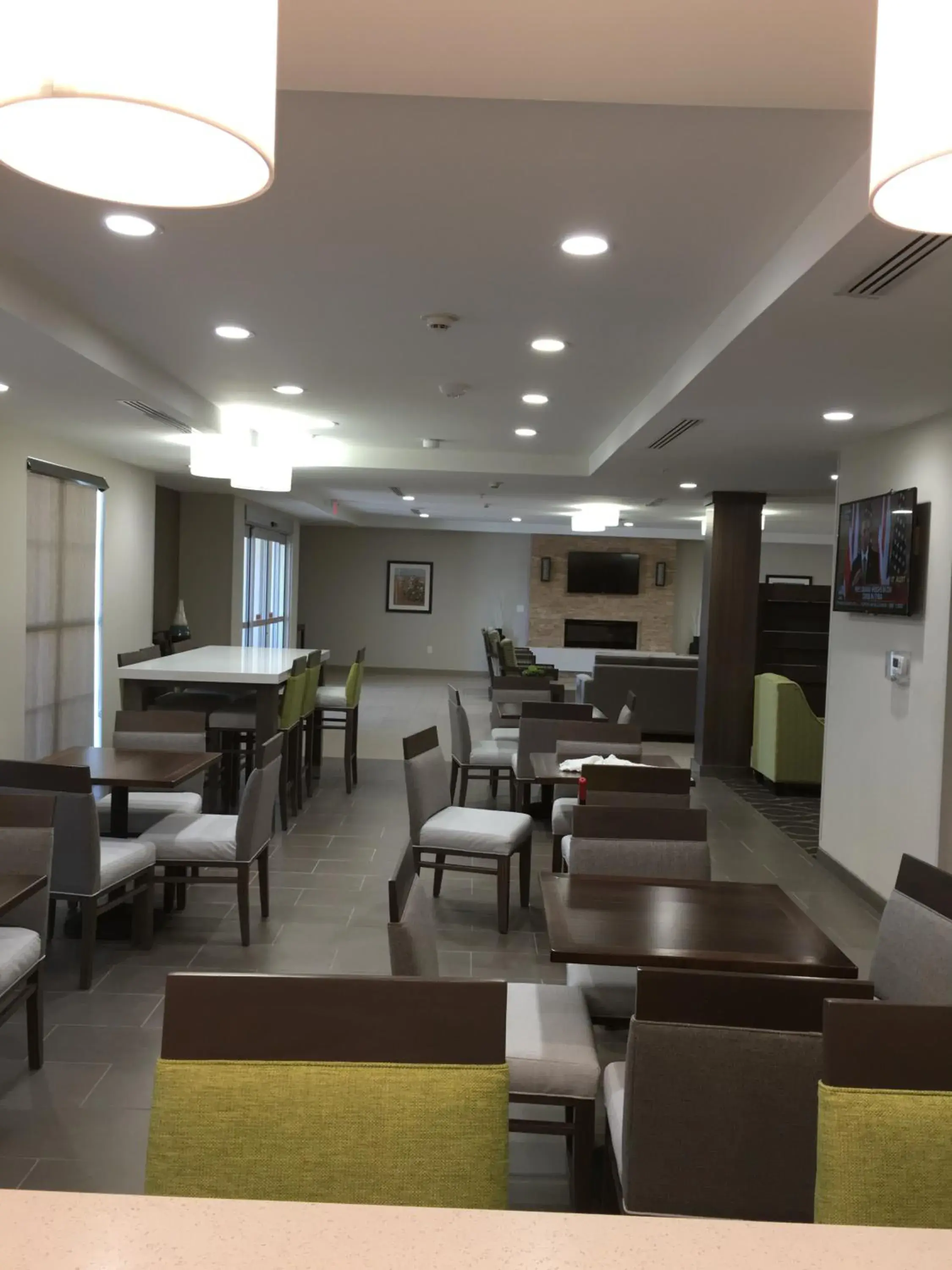 Lounge or bar in Comfort Inn & Suites Snyder Lounge or bar in Comfort Inn & Suites Snyder