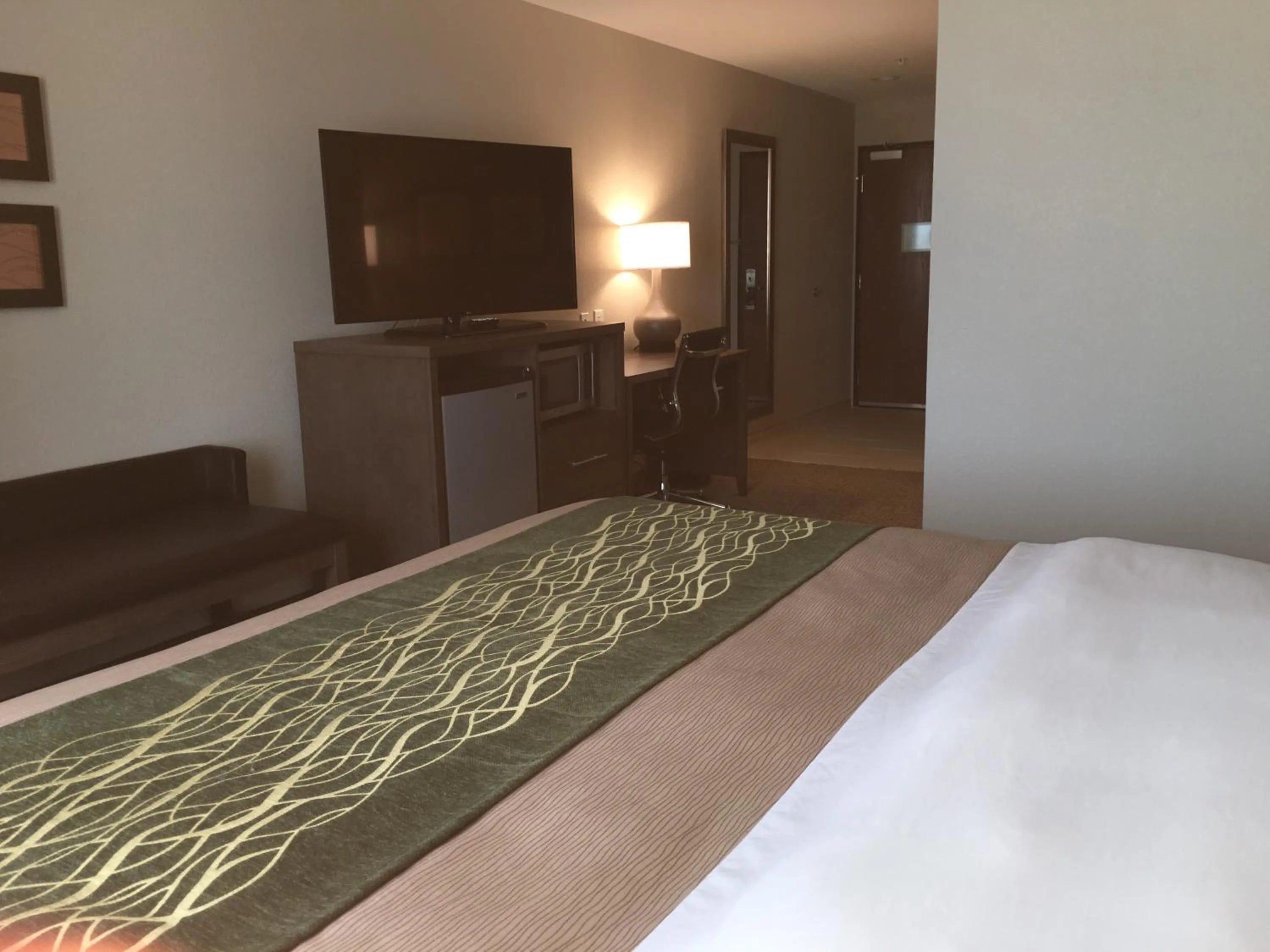 Bed in Comfort Inn & Suites Snyder