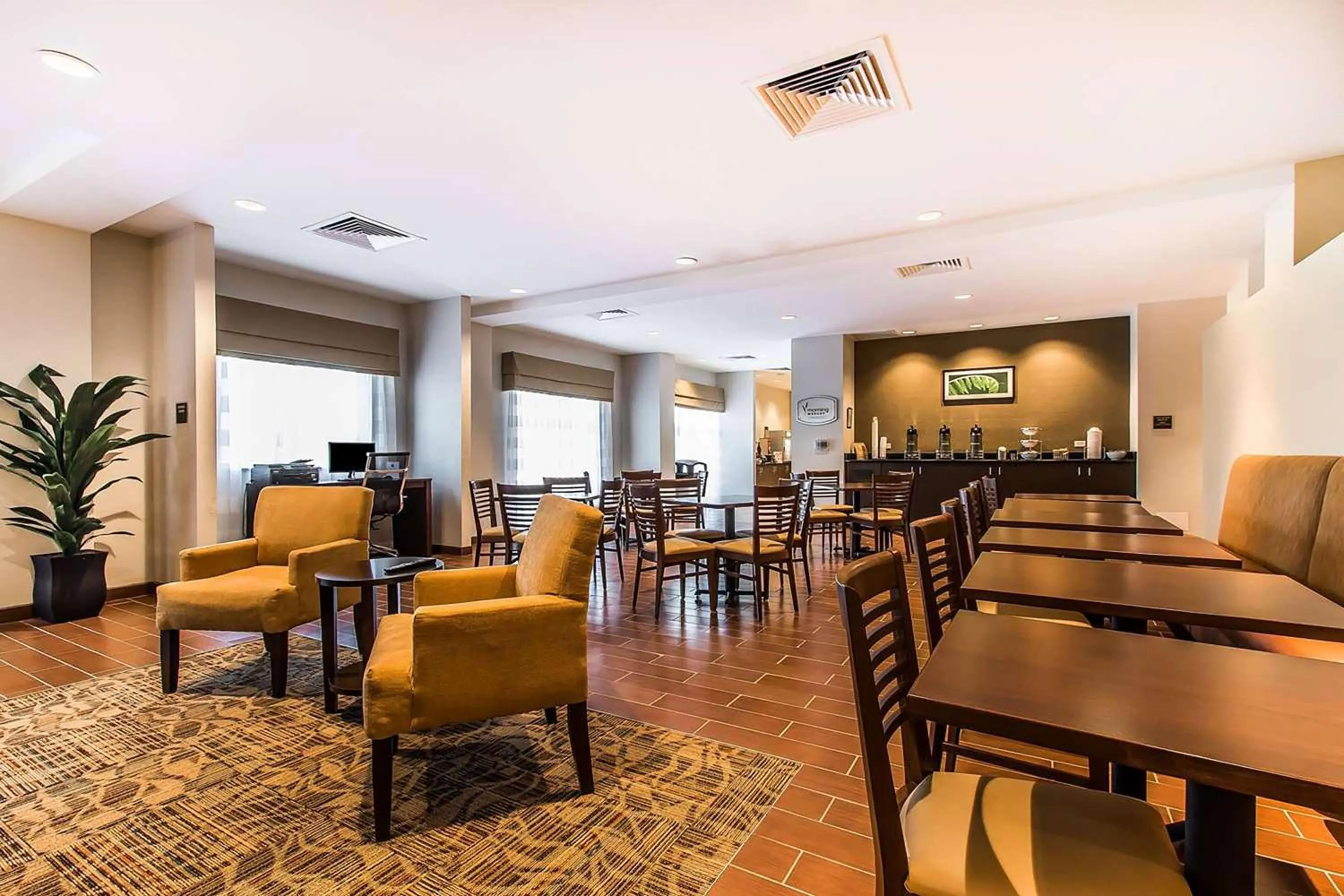 Breakfast in Wingate by Wyndham Jonesboro Hodge