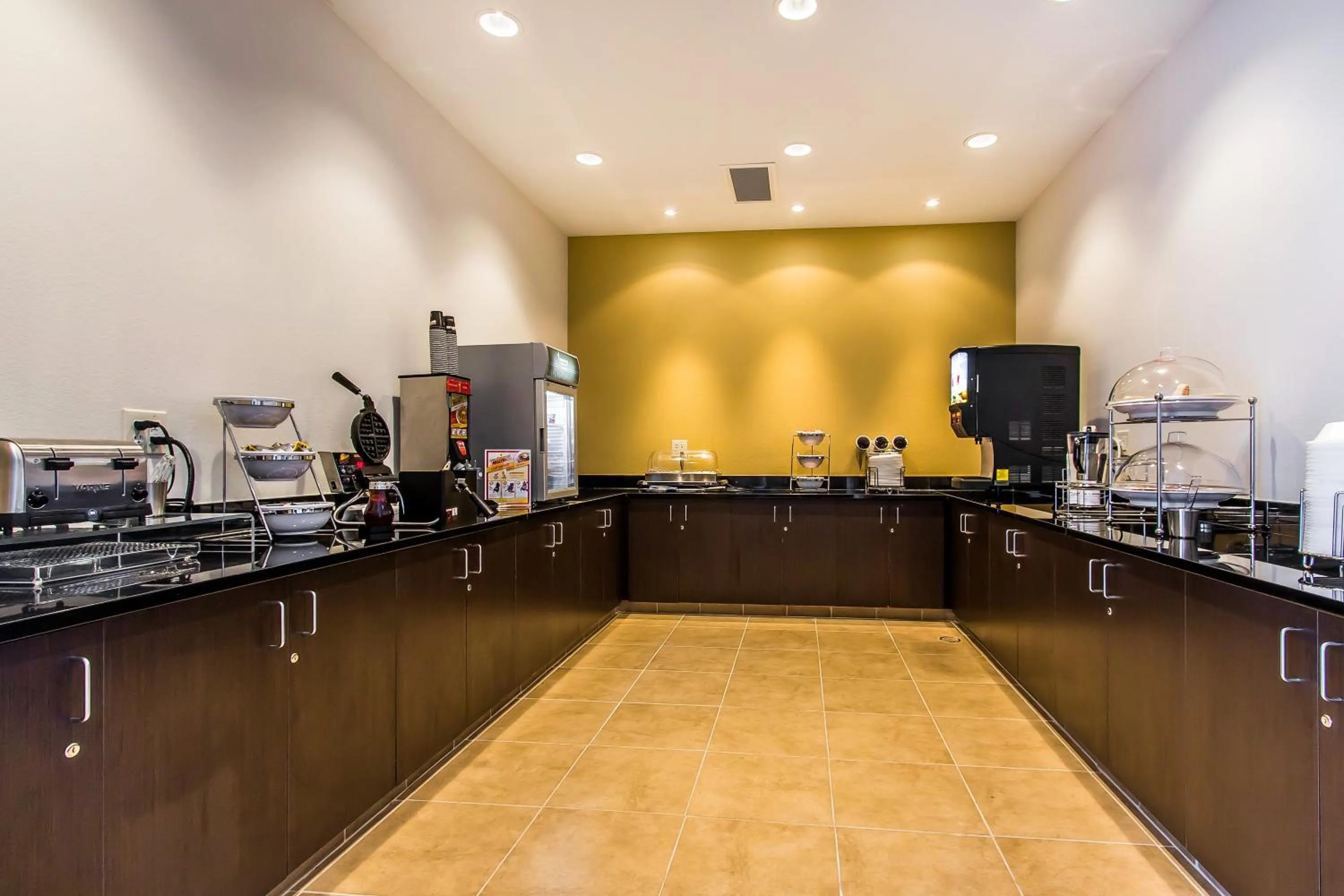 Food and drinks in Wingate by Wyndham Jonesboro Hodge