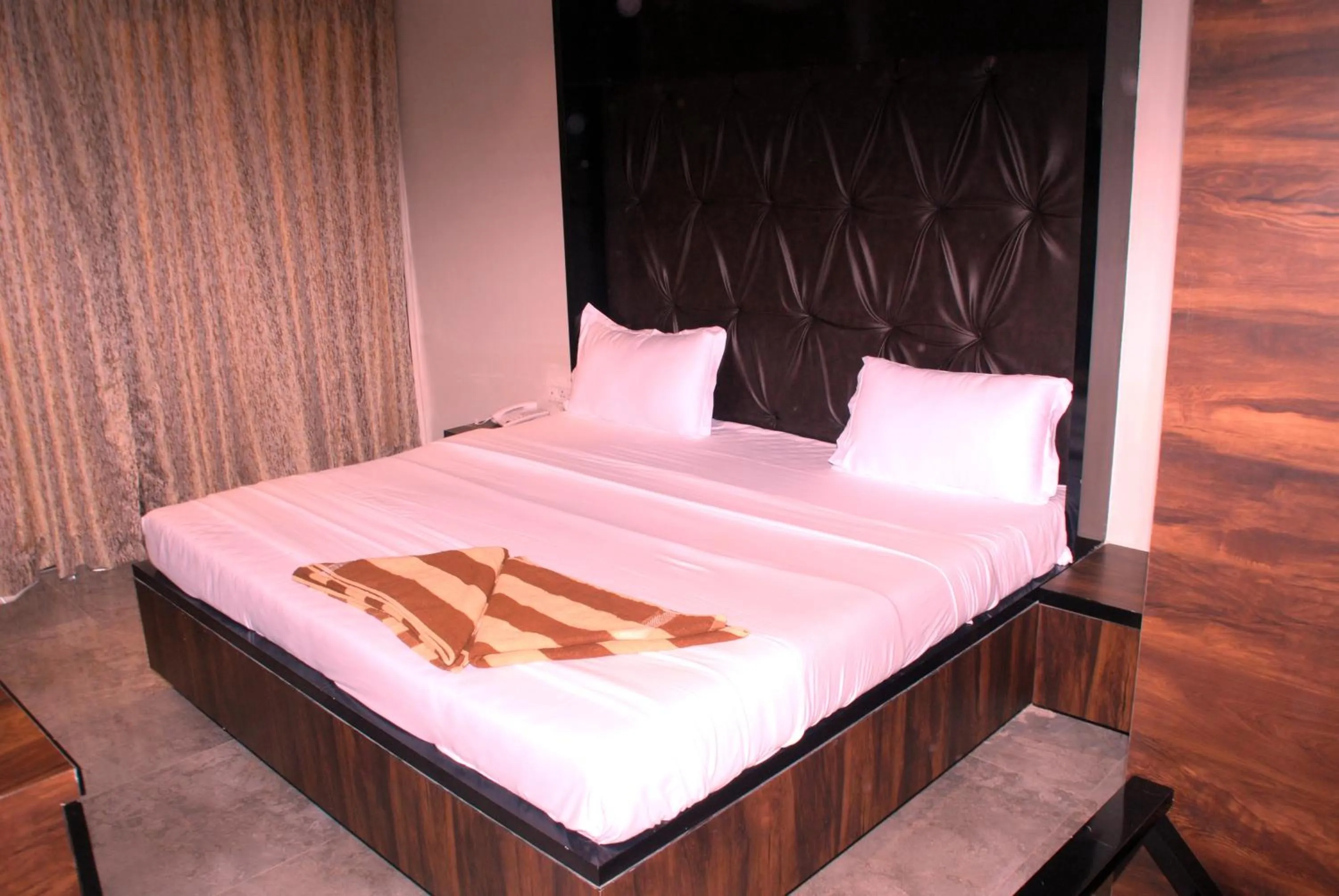 Photo of the whole room, Bed in Hotel Apaar