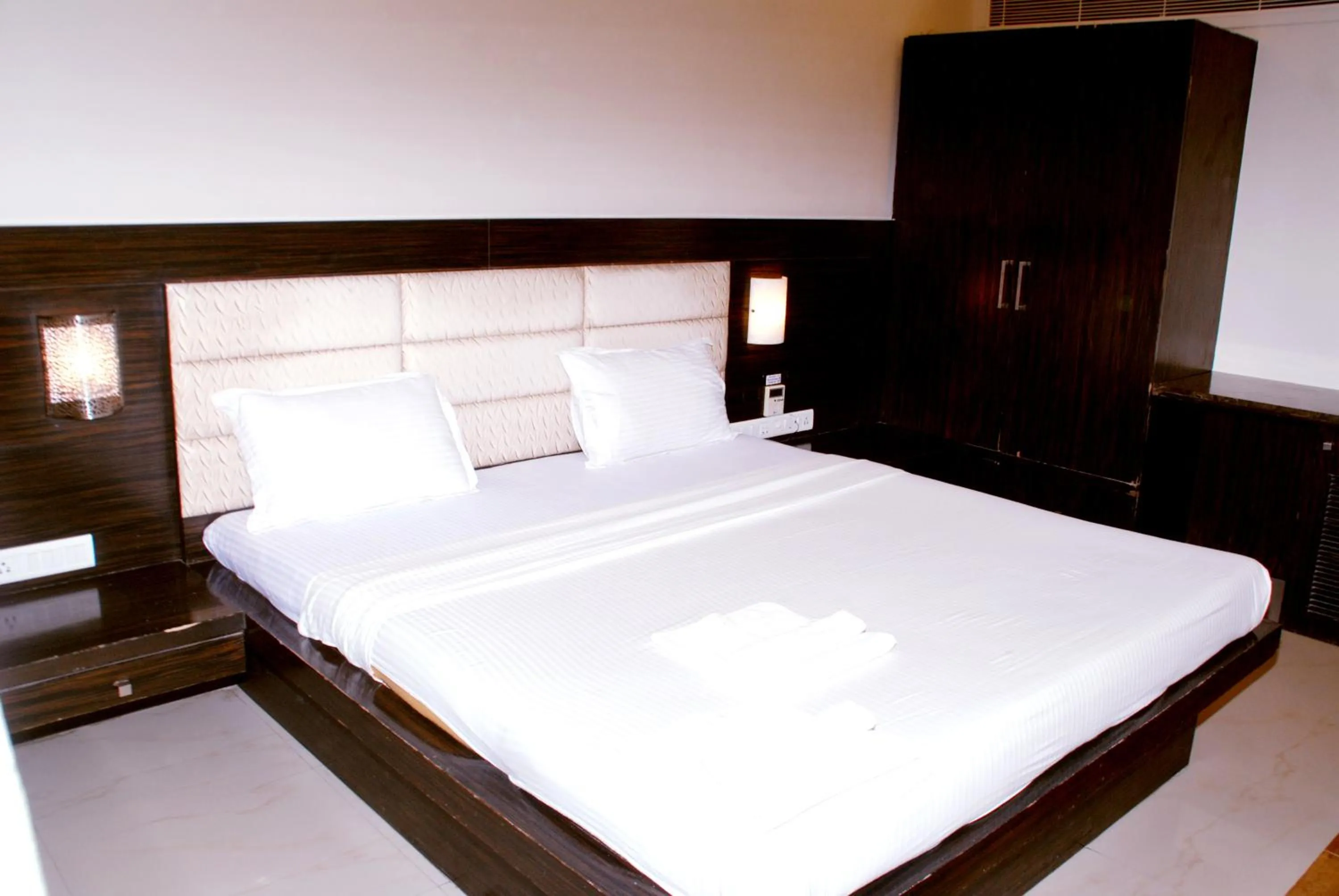 Bed in Hotel Apaar