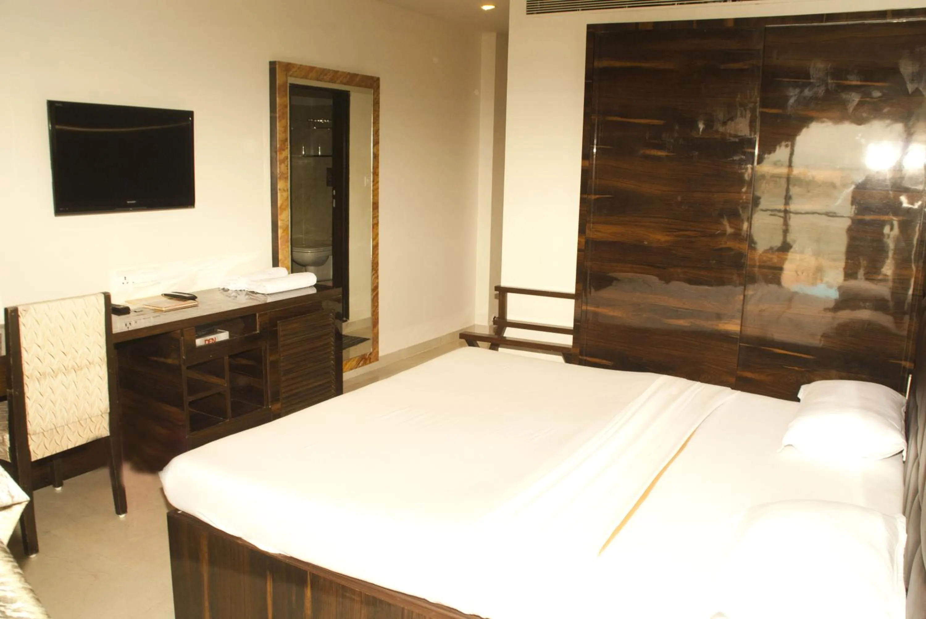 Photo of the whole room, Bed in Hotel Apaar