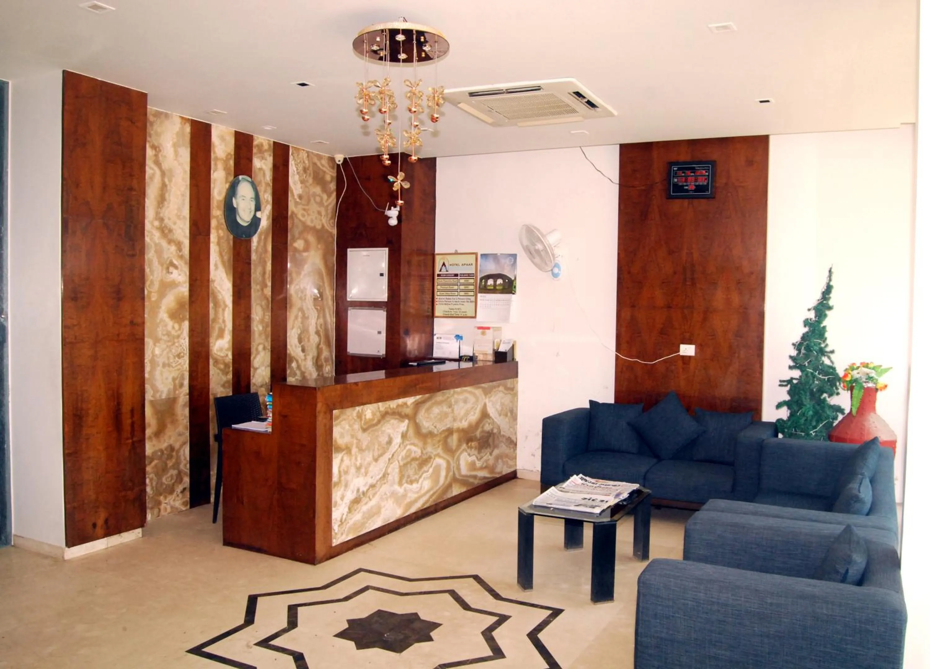 Lobby or reception in Hotel Apaar