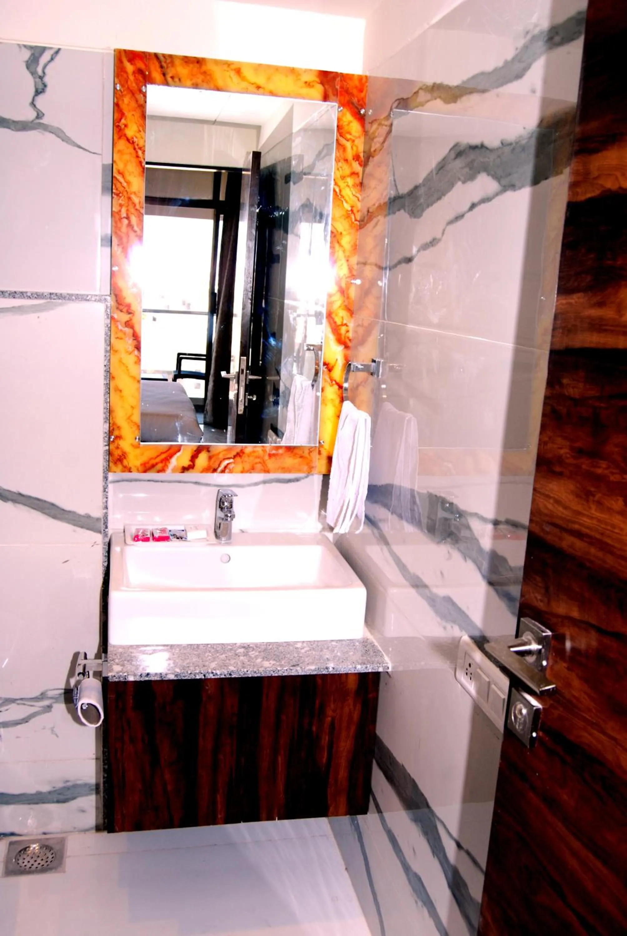 Bathroom in Hotel Apaar