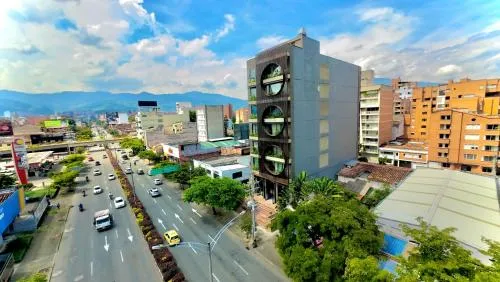Iconik Hotel