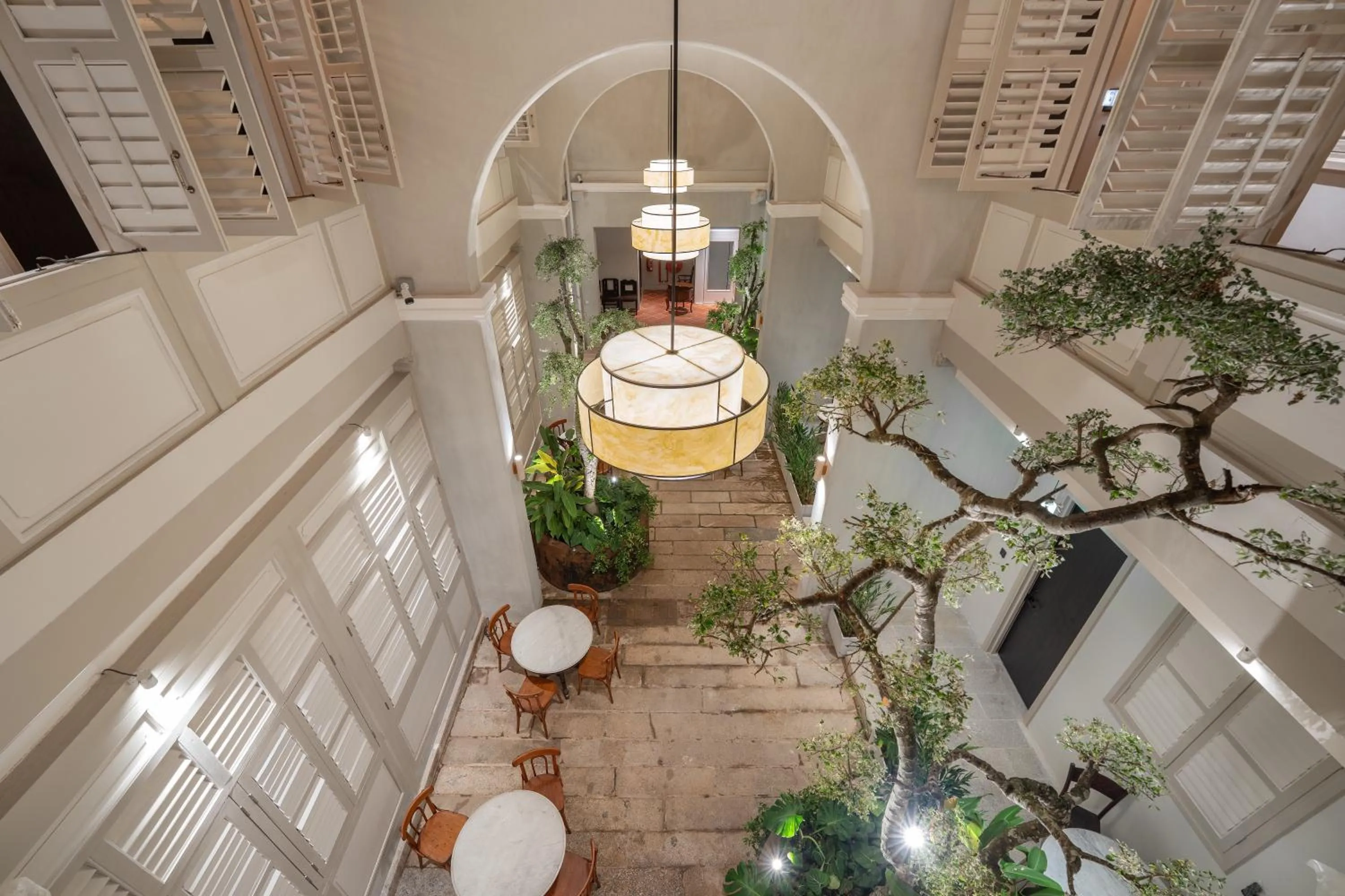 Inner courtyard view in Cheong Fatt Tze - The Qing Suites