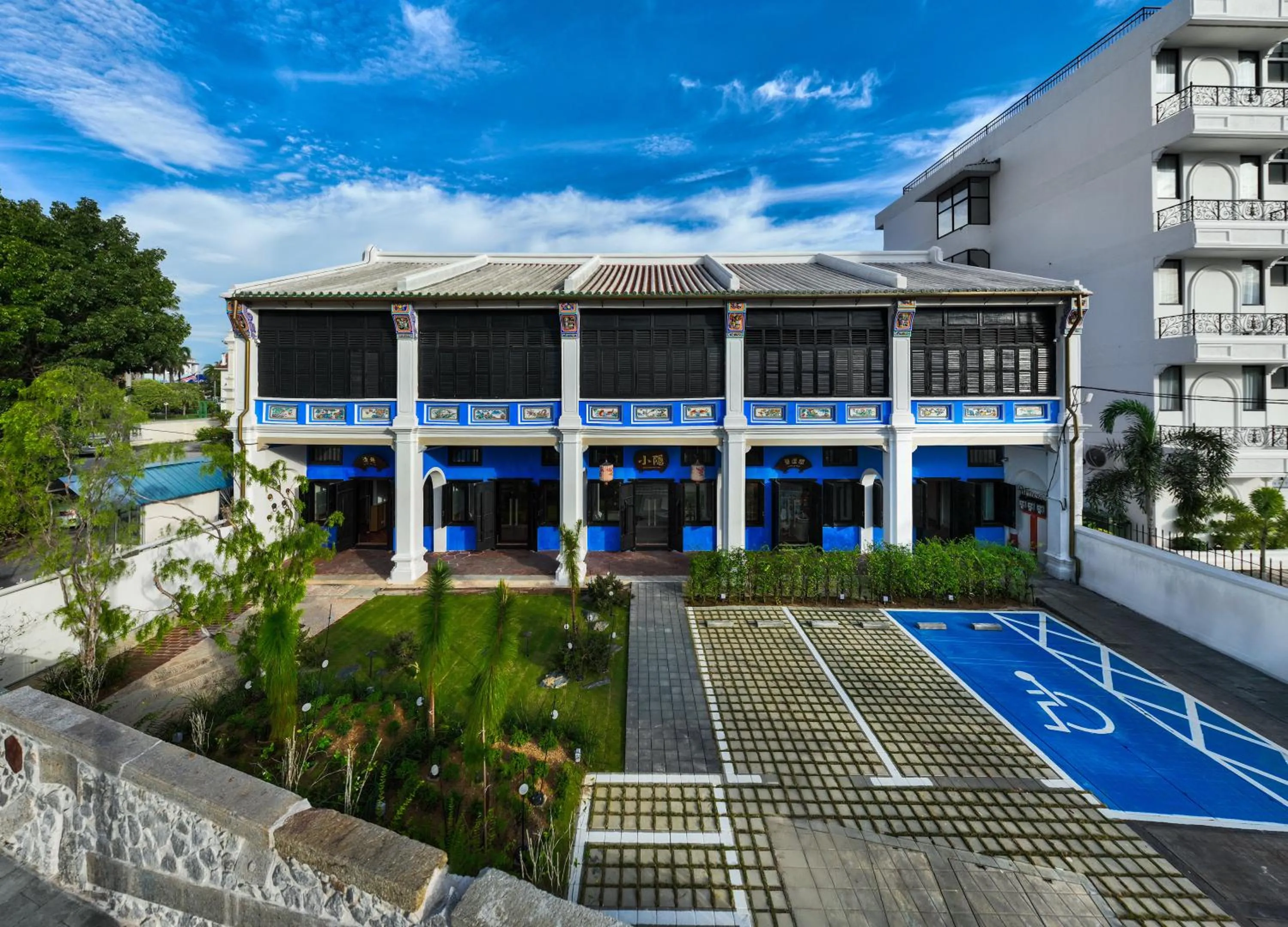Property building in Cheong Fatt Tze - The Qing Suites