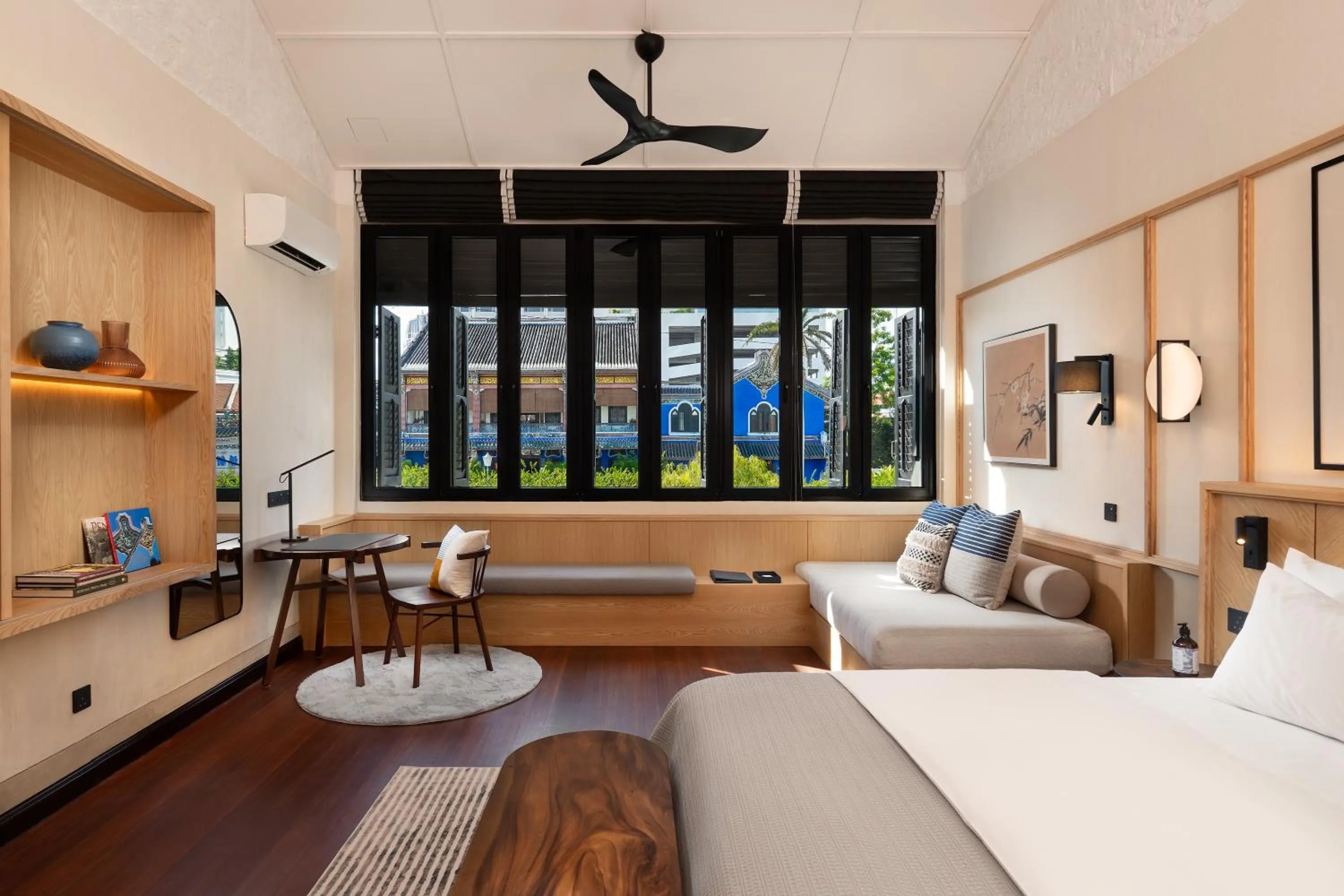 Bed in Cheong Fatt Tze - The Qing Suites