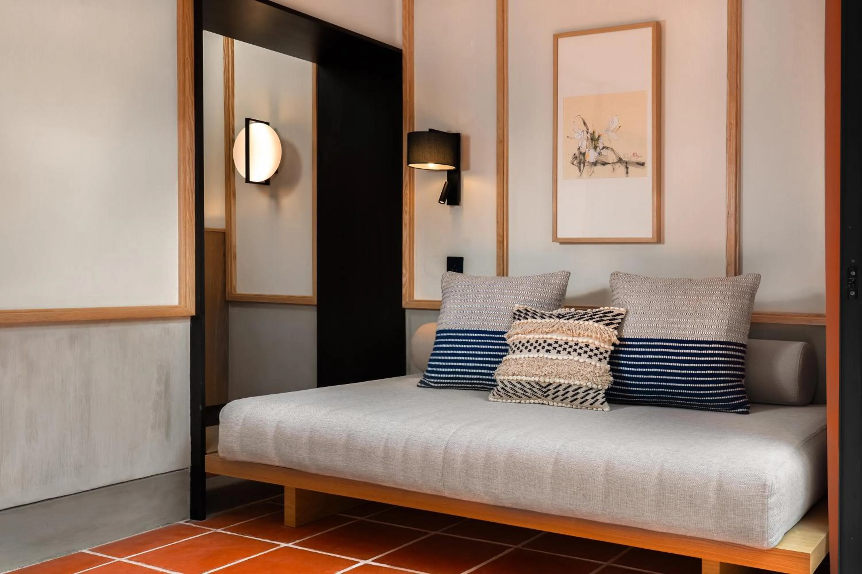Living room, Bed in Cheong Fatt Tze - The Qing Suites