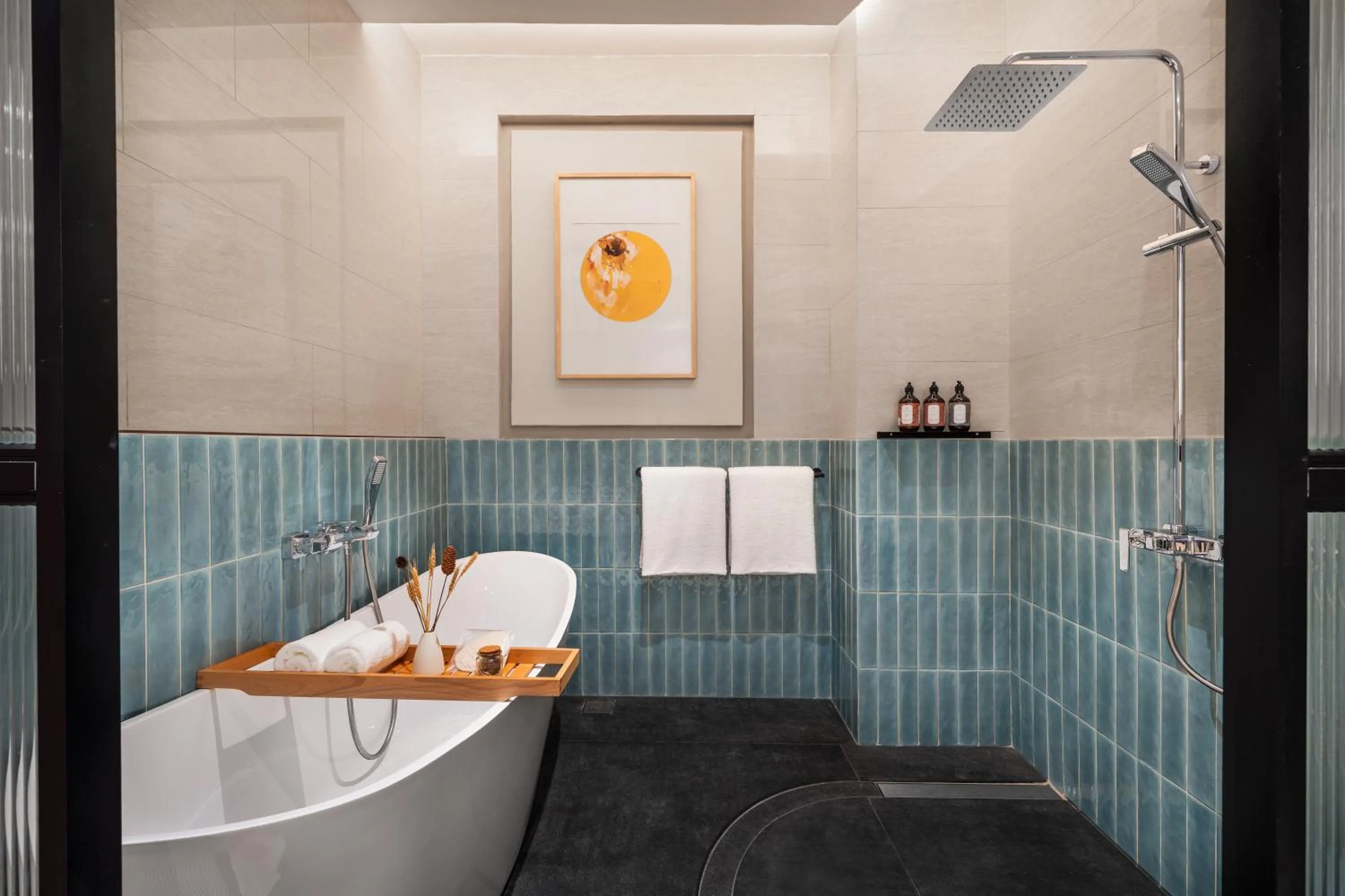 Shower in Cheong Fatt Tze - The Qing Suites