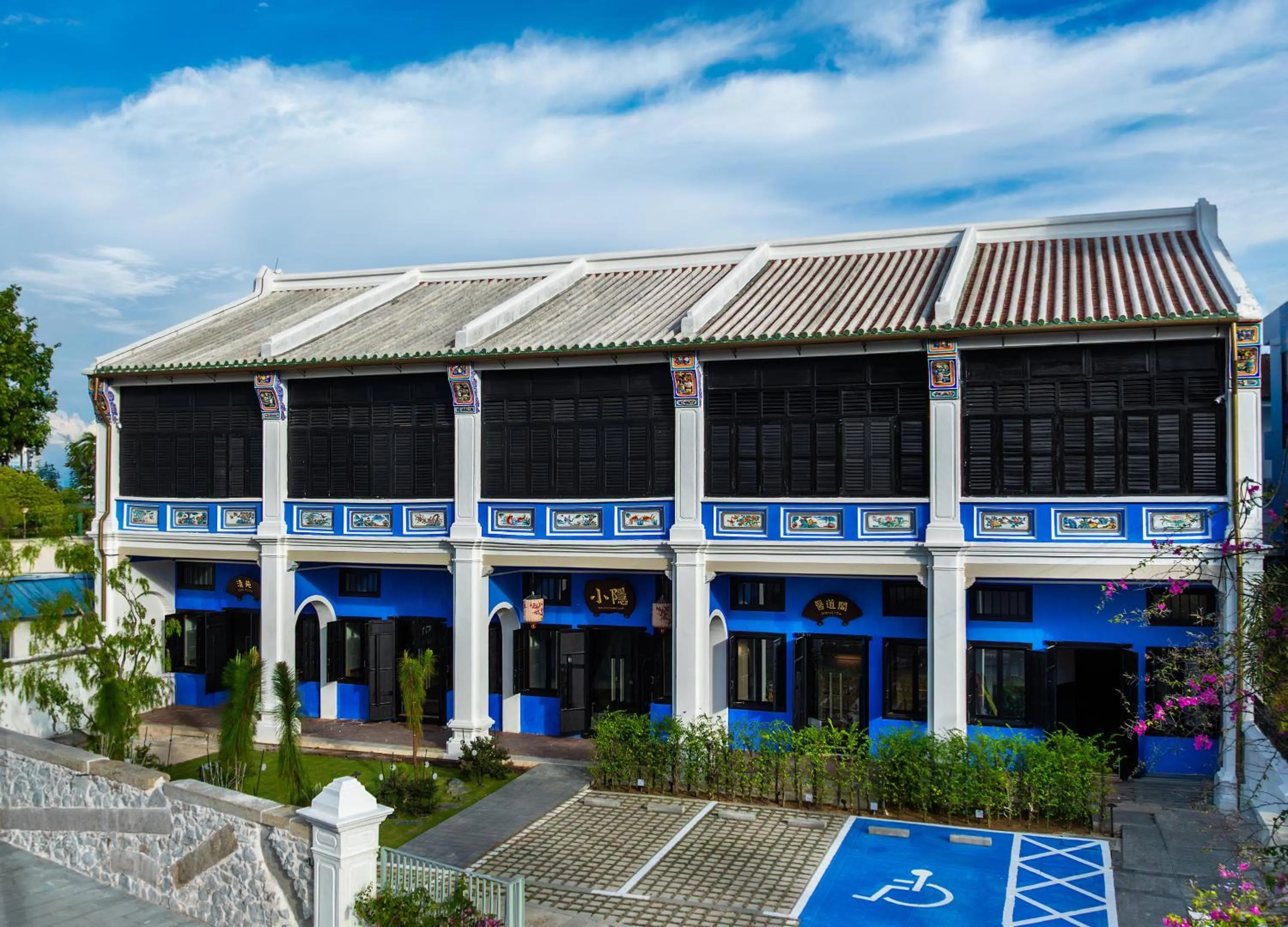 Property building in Cheong Fatt Tze - The Qing Suites