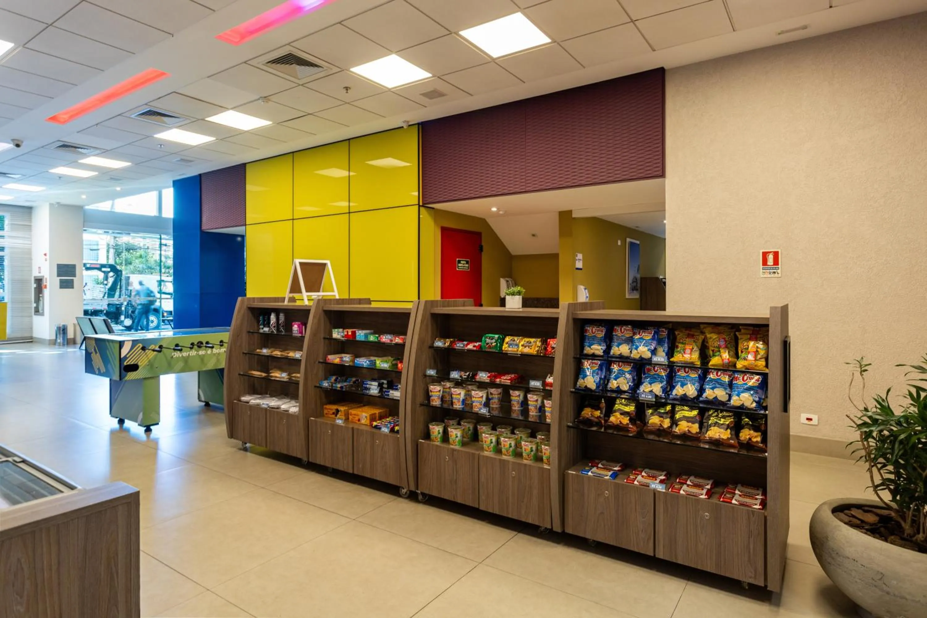 On-site shops in Go Inn Hotel Curitiba